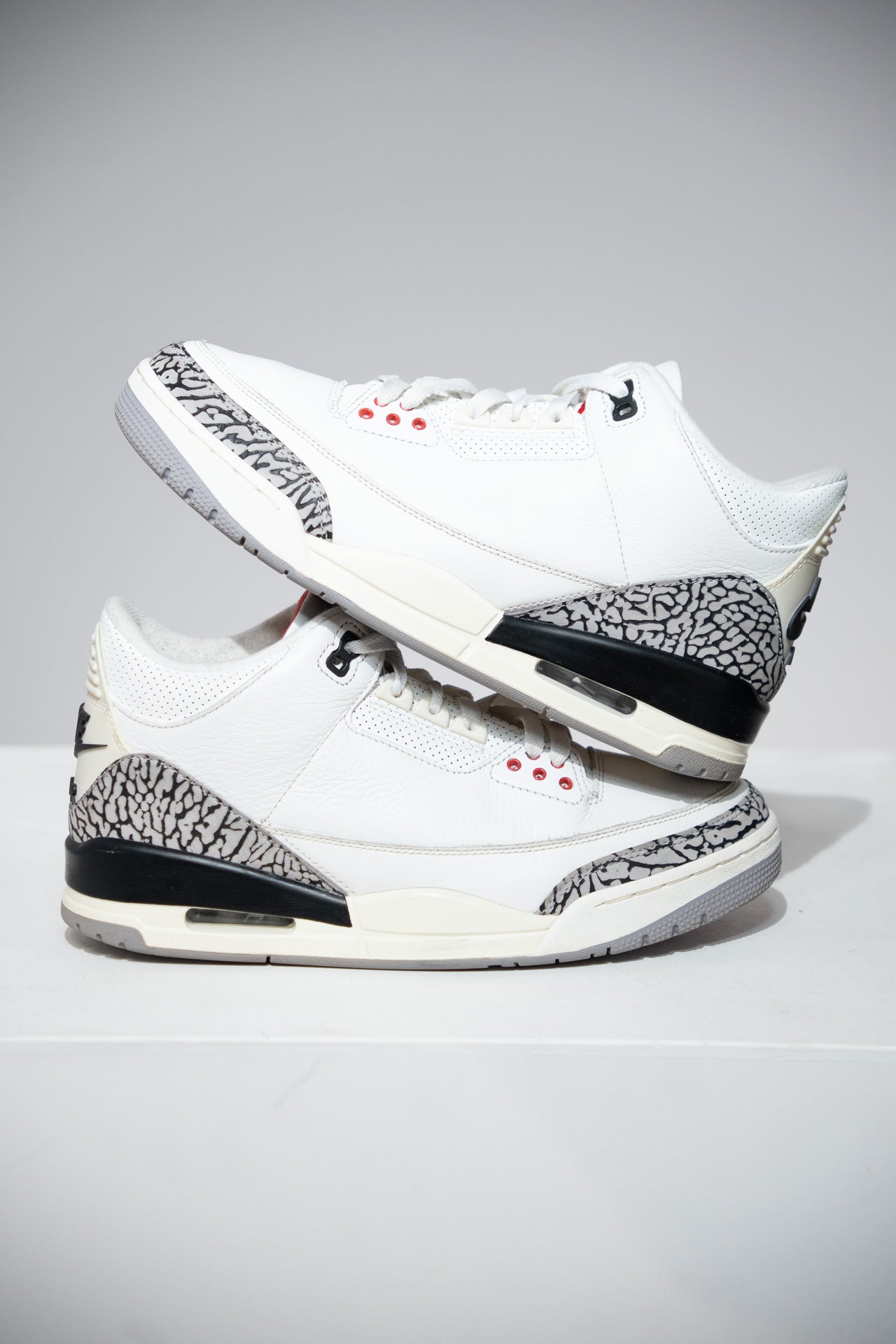Jordan 3 White Cement Reimagined (Taille 42)