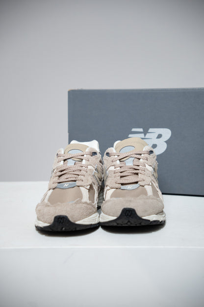 New Balance 2002R Protection Pack Bois Flottant (Taille 41,5)