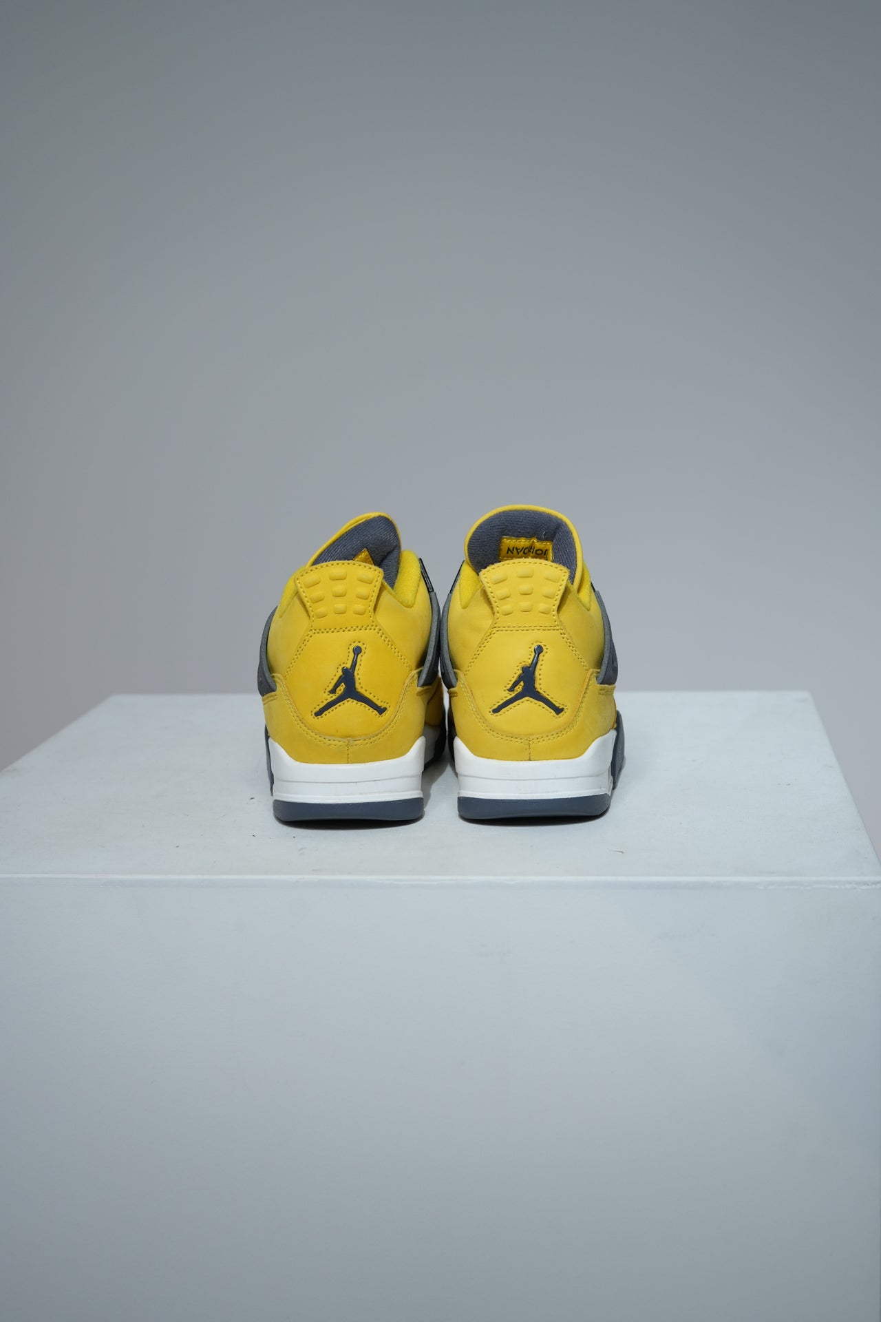 Jordan 4 Lightning (Taille 40)