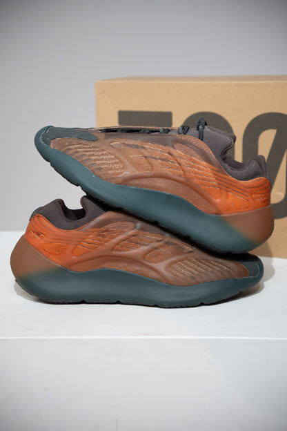 Yeezy 700 V3 Copper (Taille 44 2/3)