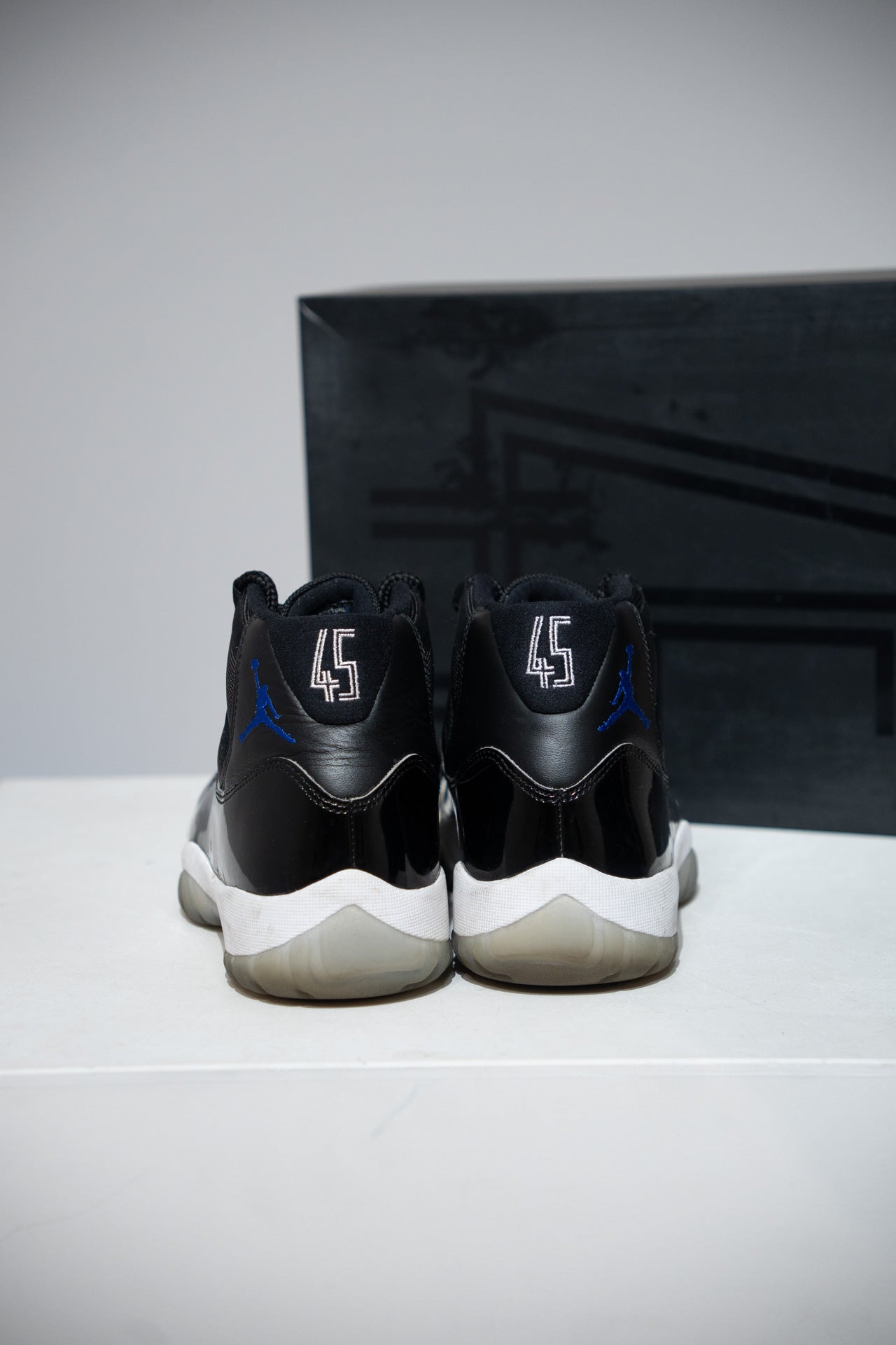 Jordan 11 Space Jam (Taille 41)