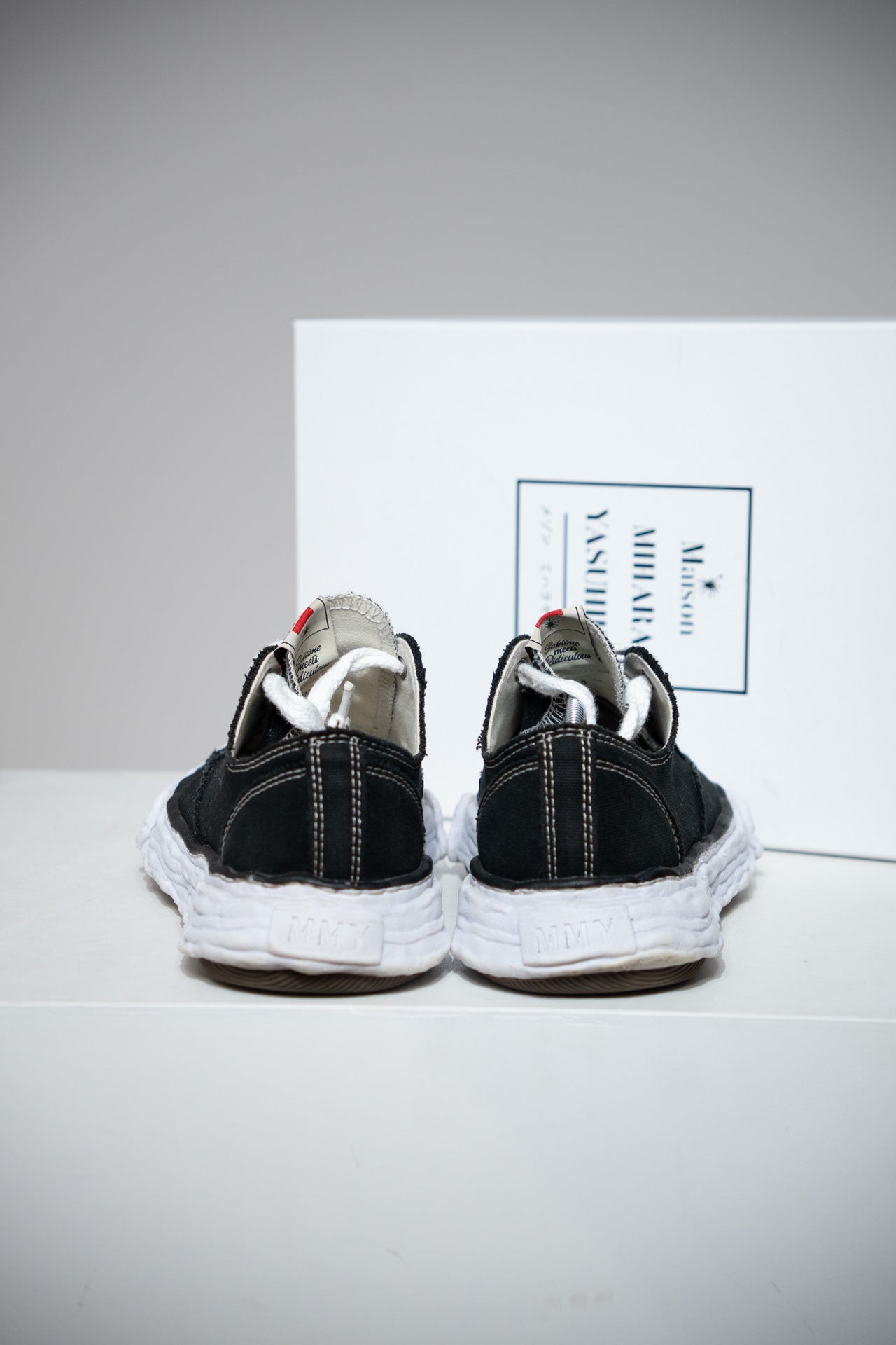 Maison Mihara Black White (Taille 43)