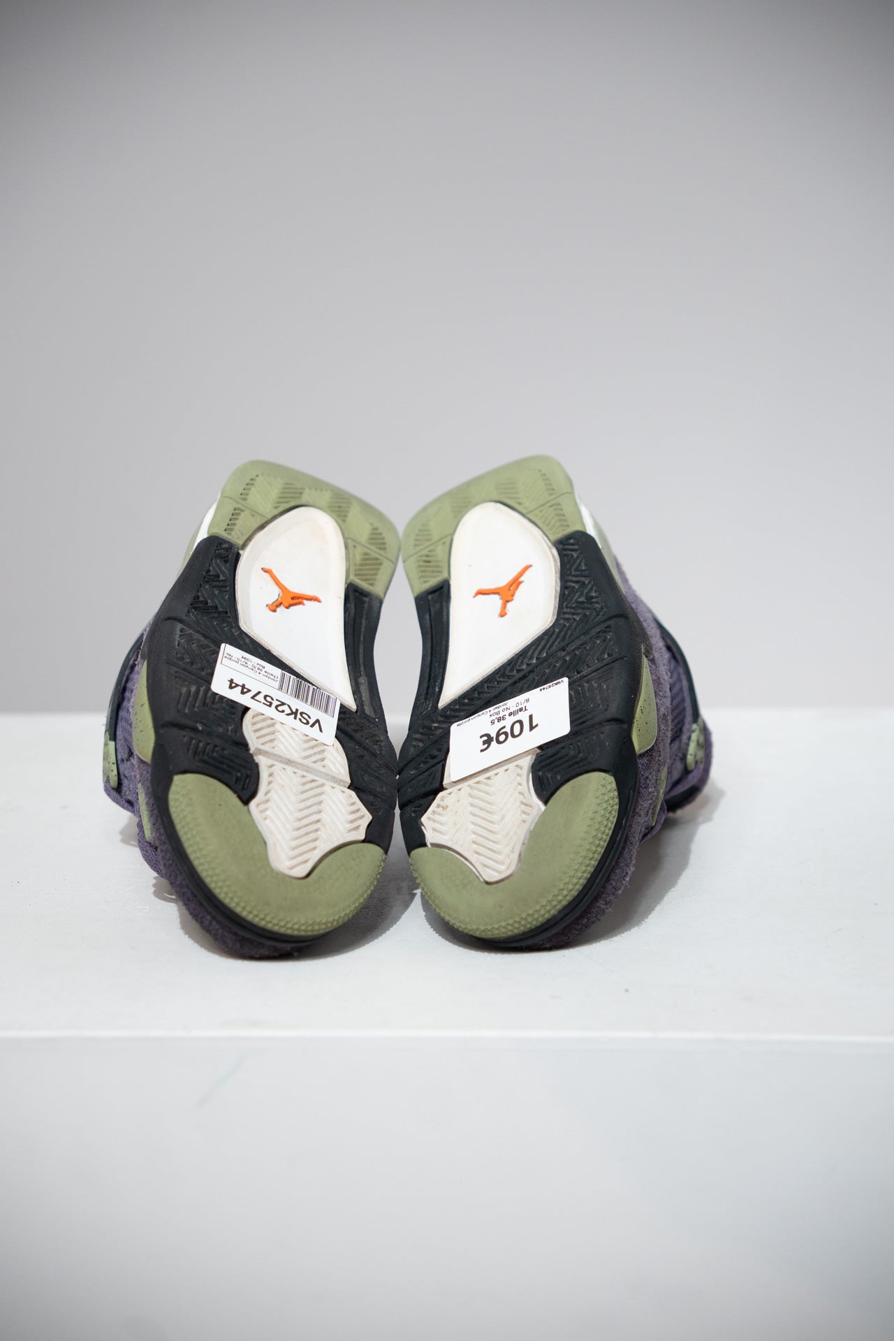 Jordan 4 Canyon purple (Taille 38,5)