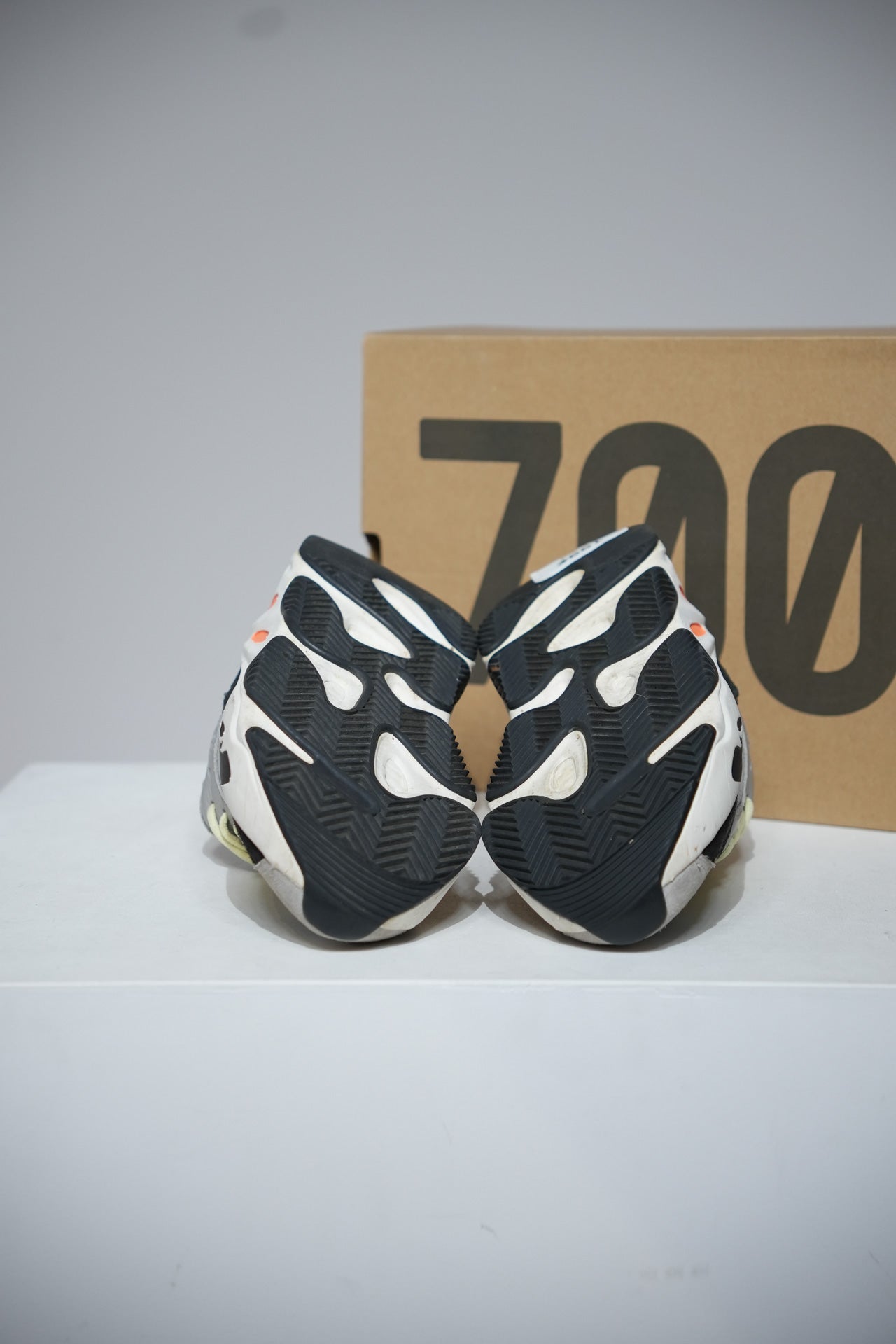 Yeezy 700 Wave Runner (Taille 41 1/3)