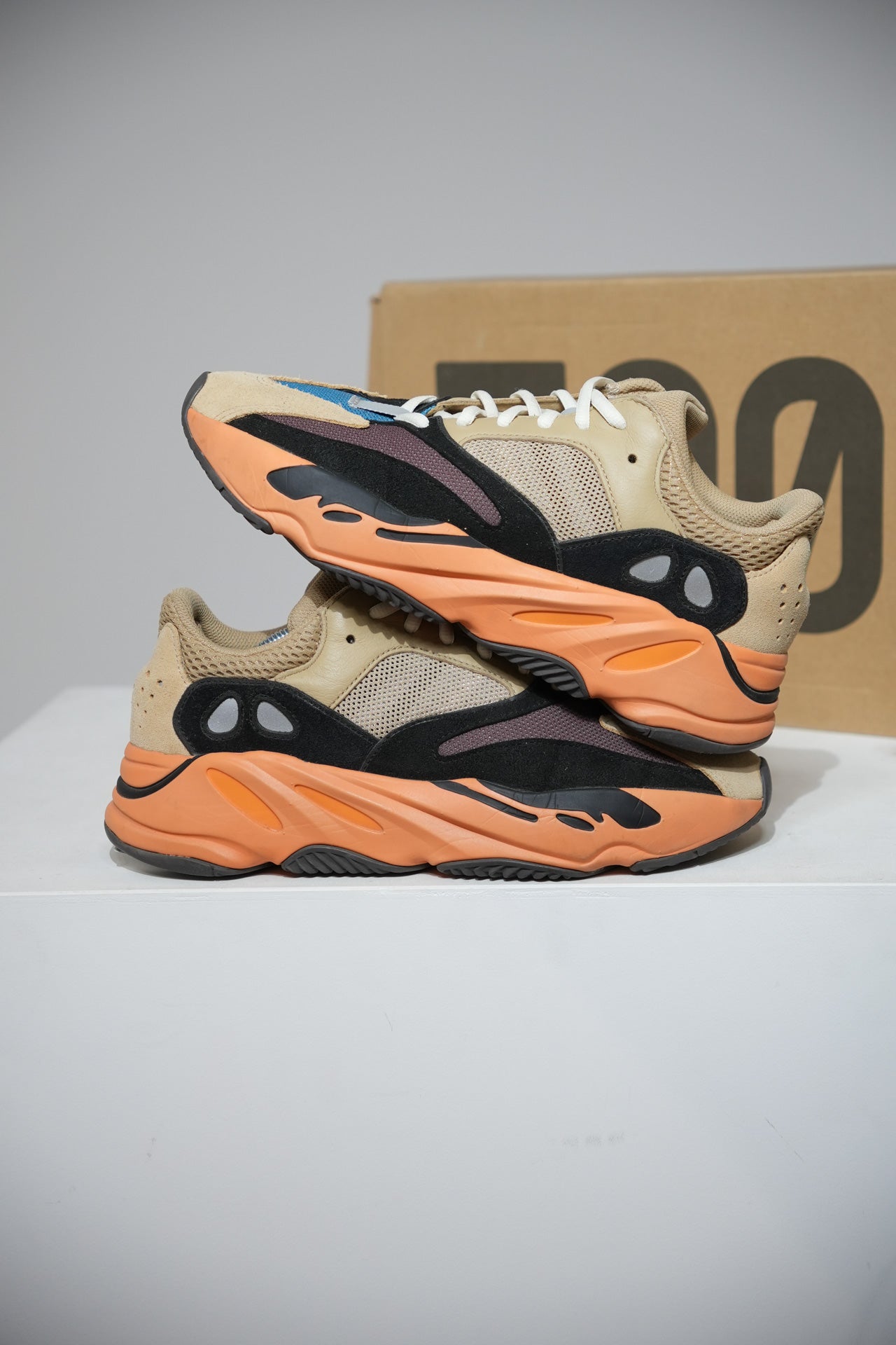 Yeezy 700 Emflame (Taille 42)