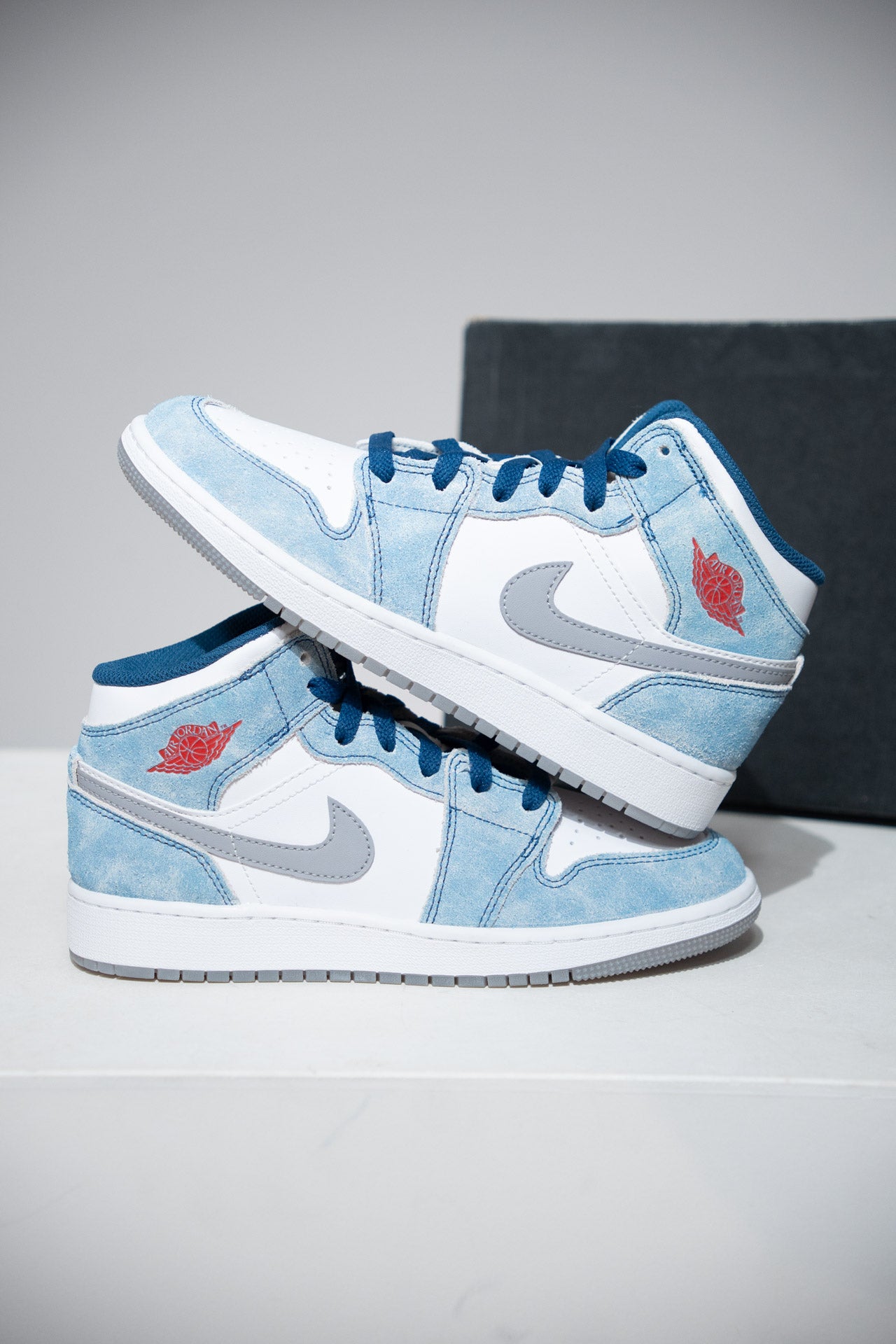 Jordan 1 Mid French Blue (Taille 40)