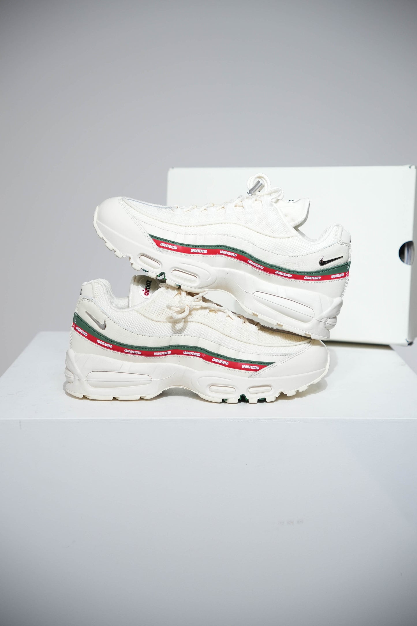 Air Max 95 Undefeated Sail (Taille 40,5)