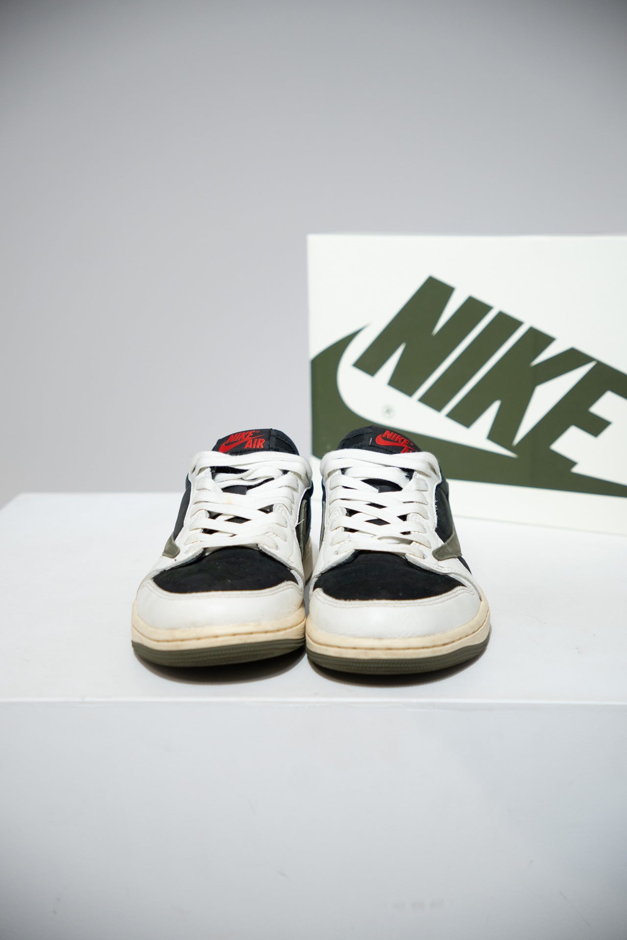 Jordan 1 Low Travis Scott Olive (Taille 40)