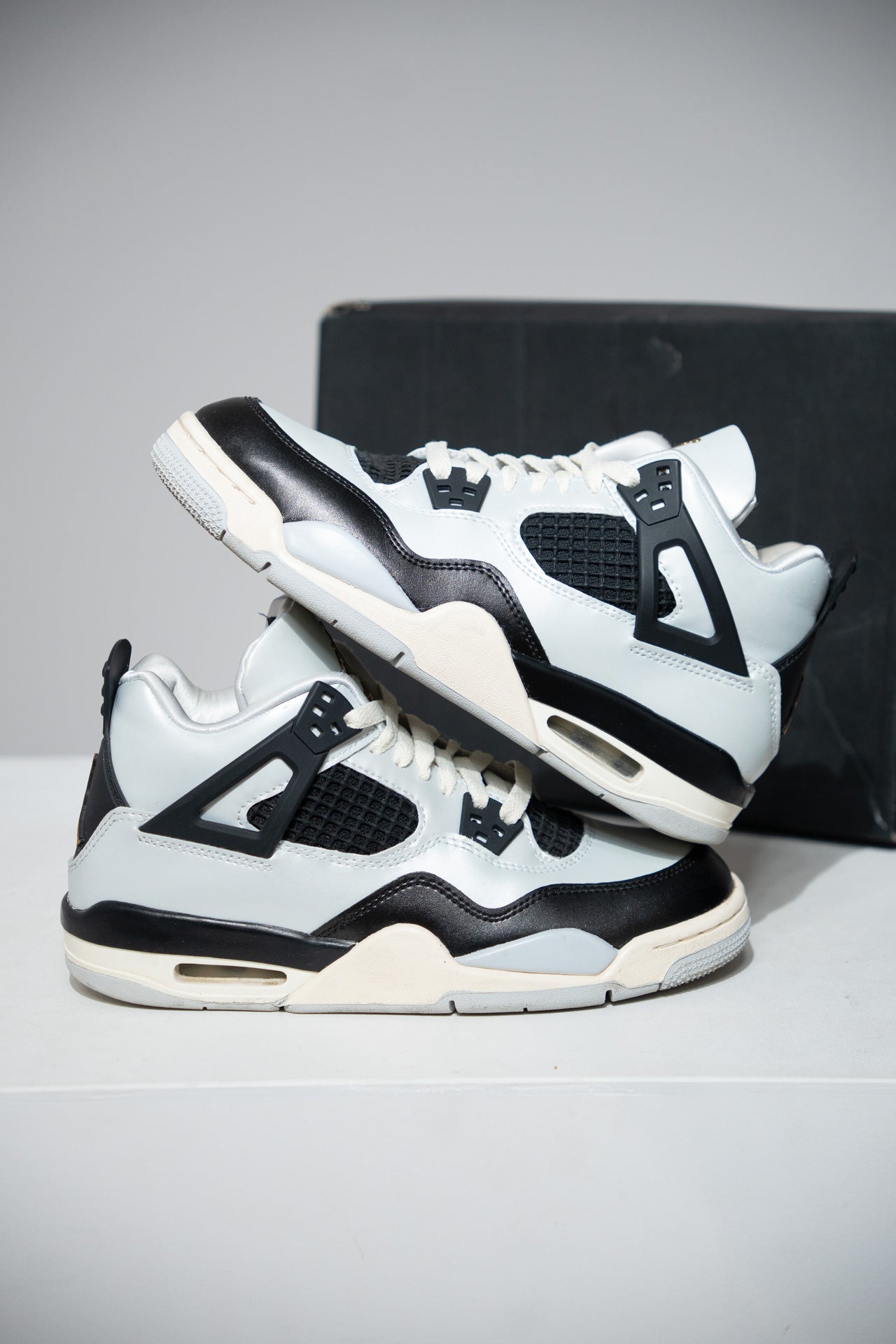 Jordan 4 Platinium Gold (Taille 38)