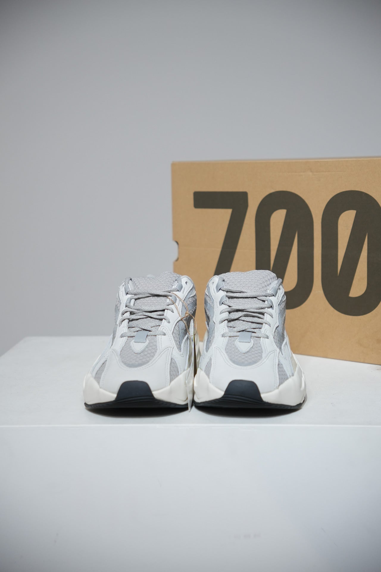 Yeezy 700 V2 Static (Taille 45 1/3)