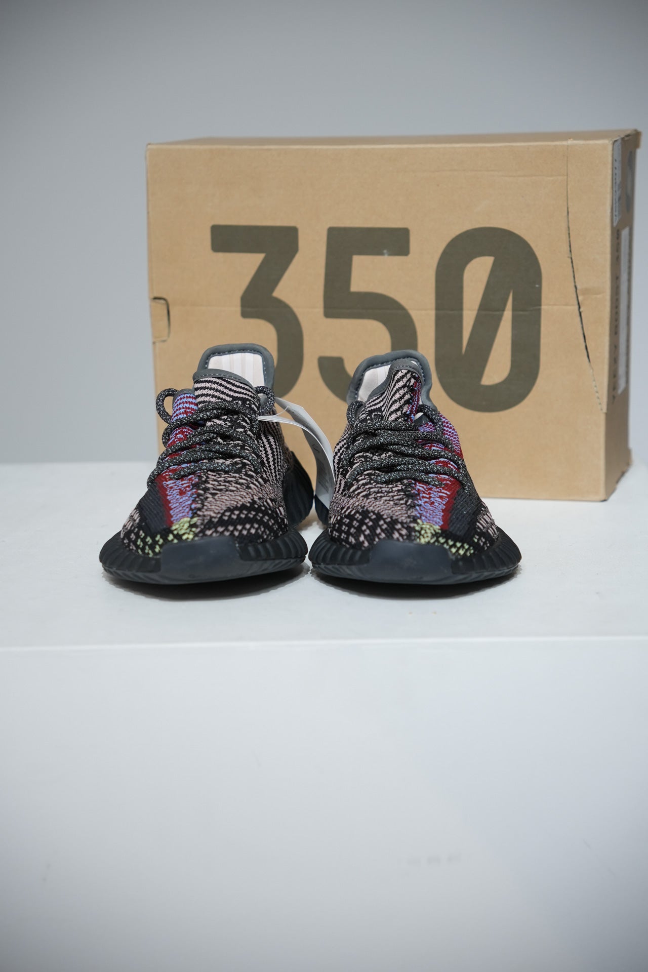 Yeezy 350 V2 Yecheil (Taille 36)