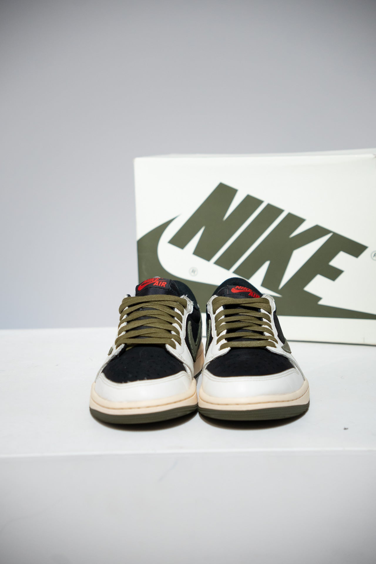 Jordan 1 Low Travis Scott Olive (Taille 39)