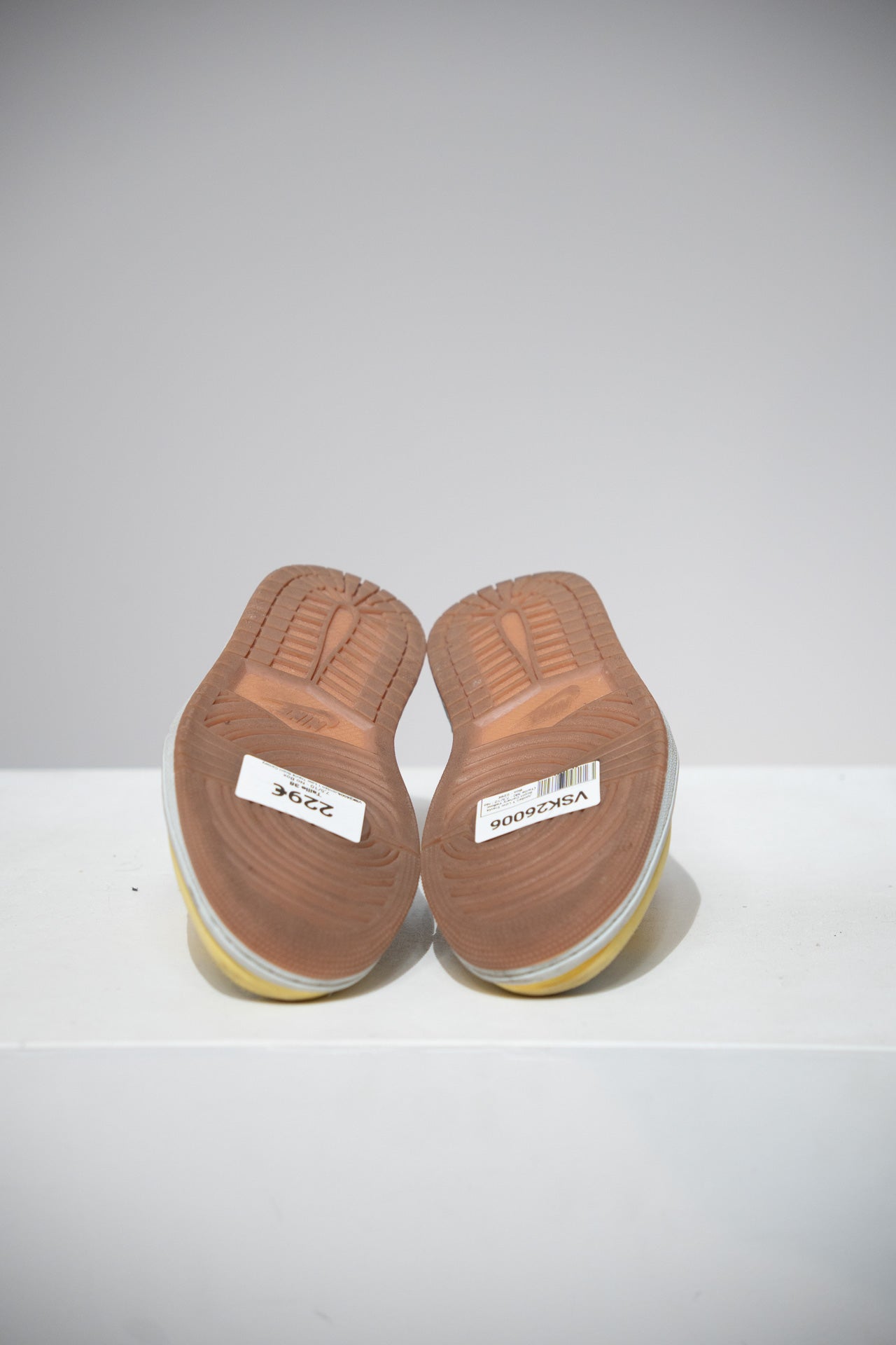 Jordan 1 Low Travis Scott Canary Yellow (Taille 38)