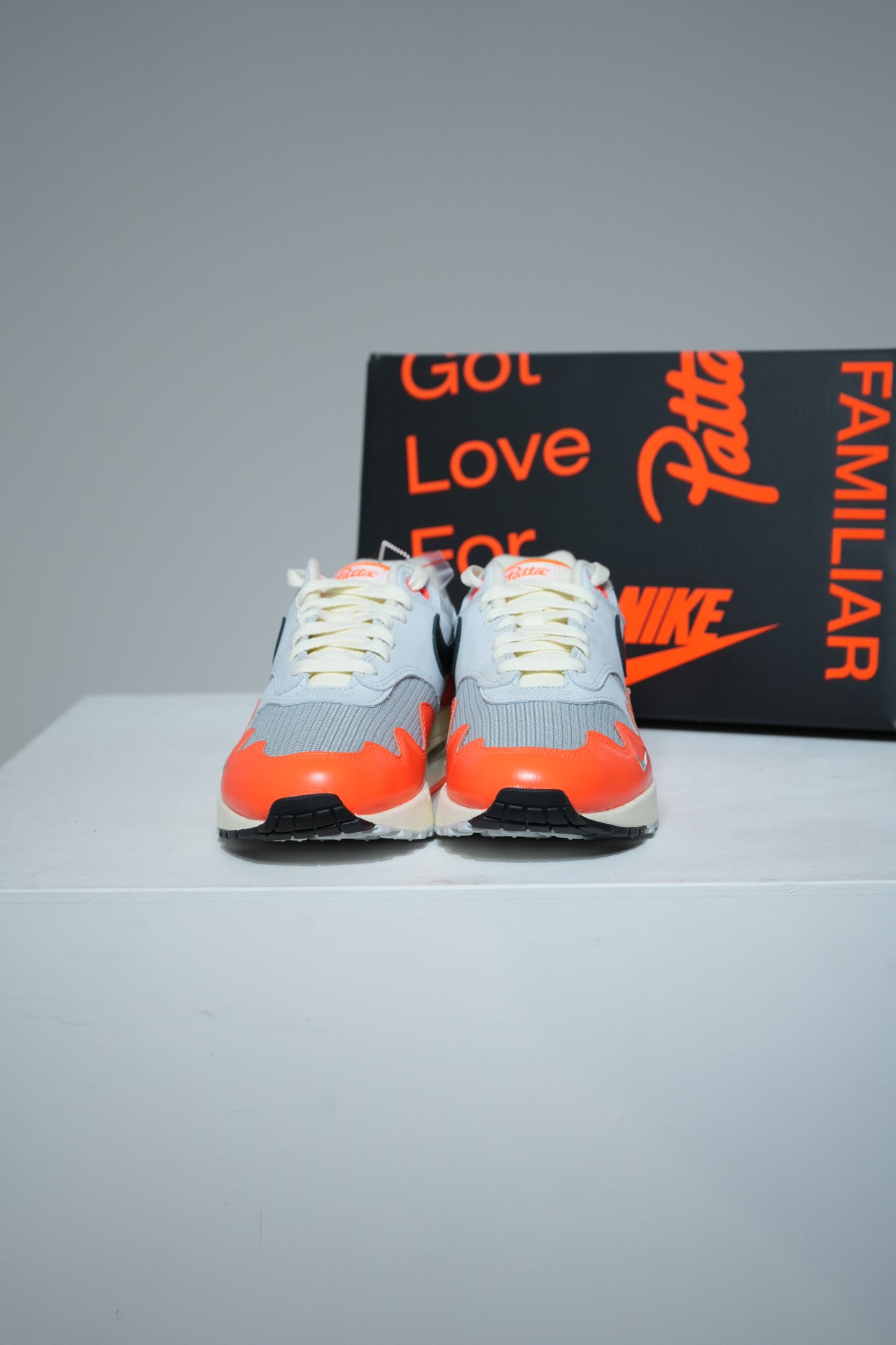Air Max 1 Patta Hyper Crimson Pure Platinium (Taille 42,5)
