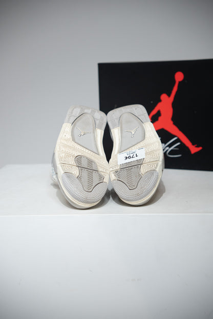 Jordan 4 Frozen Moments (Taille 37,5)