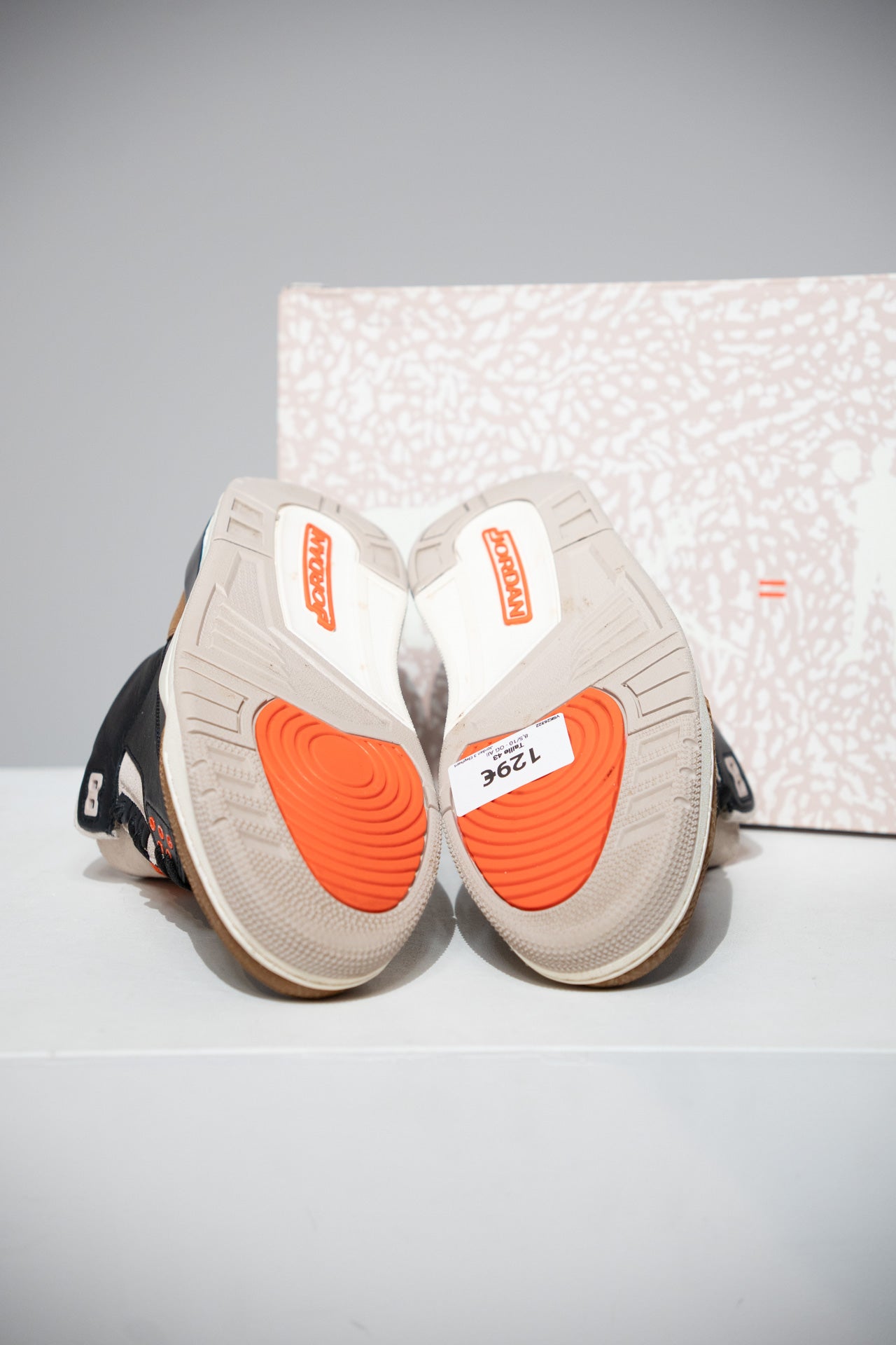 Jordan 3 Elephant (Taille 43)