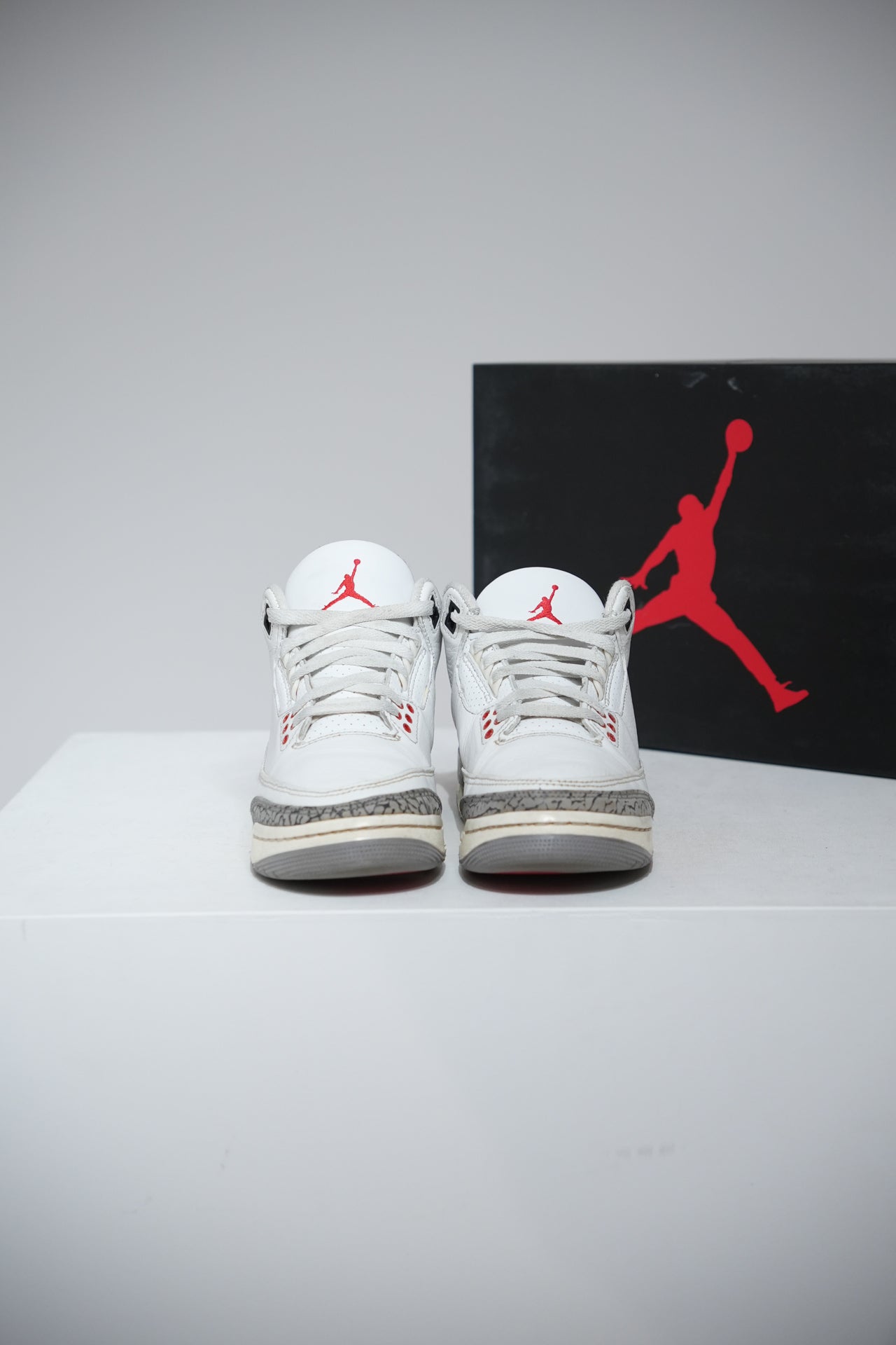 Jordan 3 White Cement Reimagined GS (Taille 37,5)