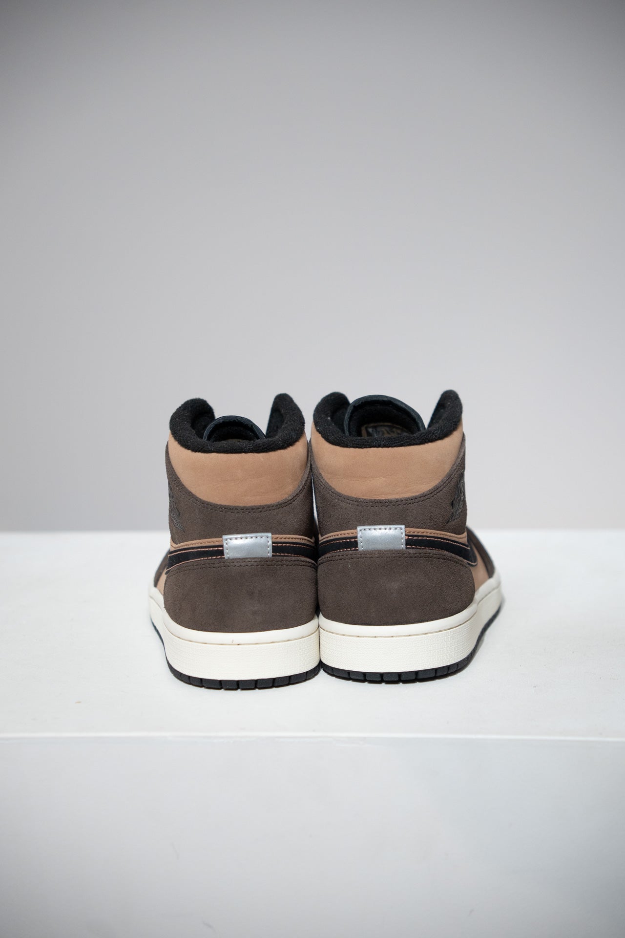 Jordan 1 Mid Chocolat (Taille 43)