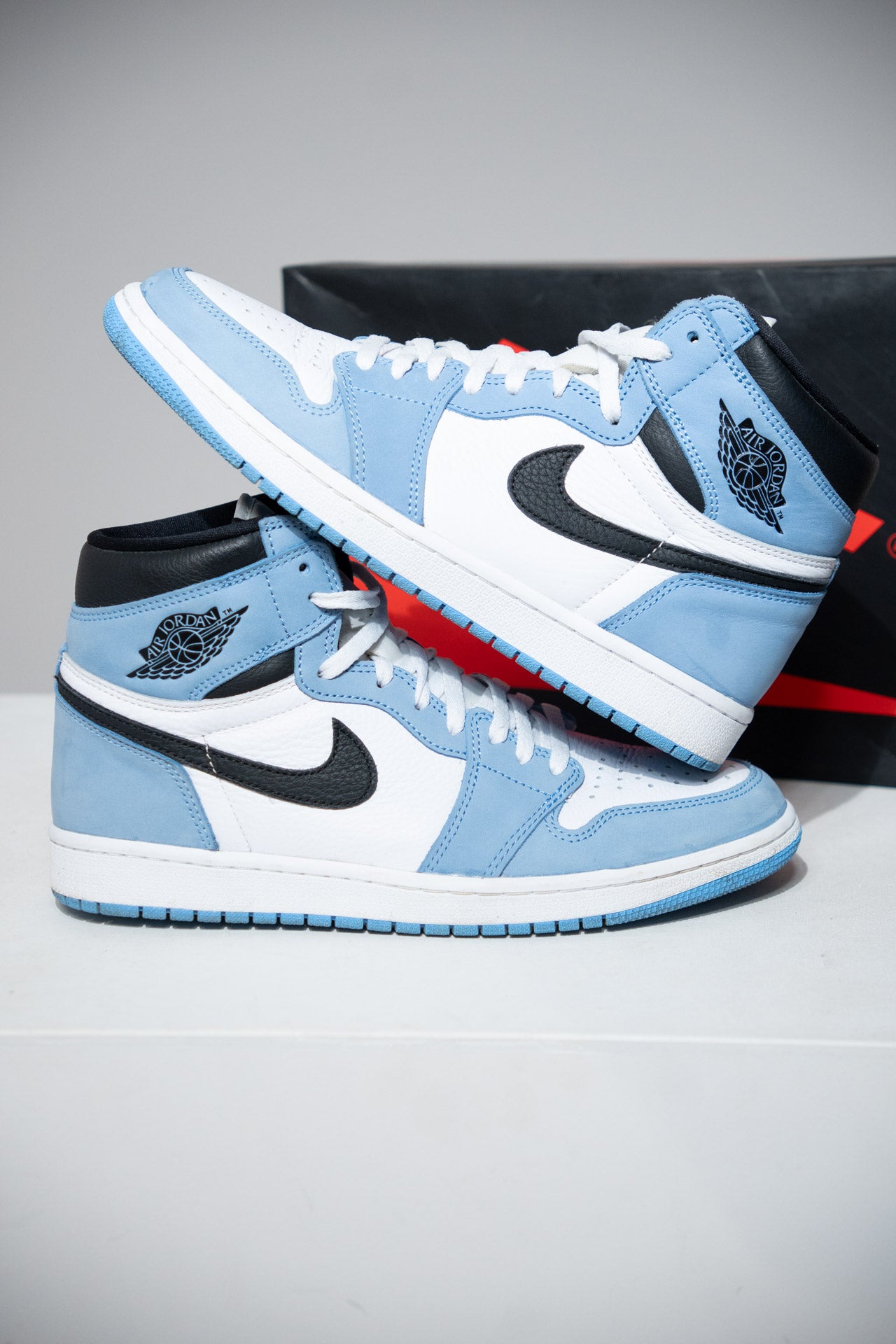 Jordan 1 High University Blue (Taille 43)