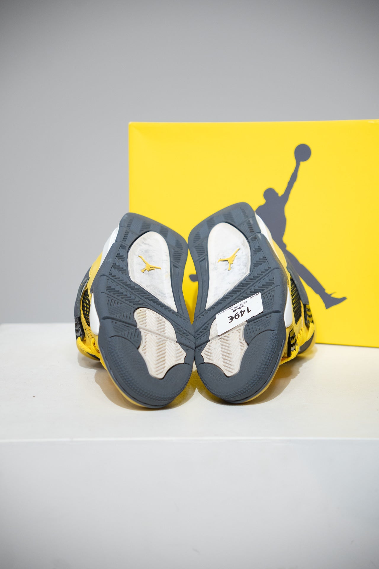 Jordan 4 Lightning (Taille 40)