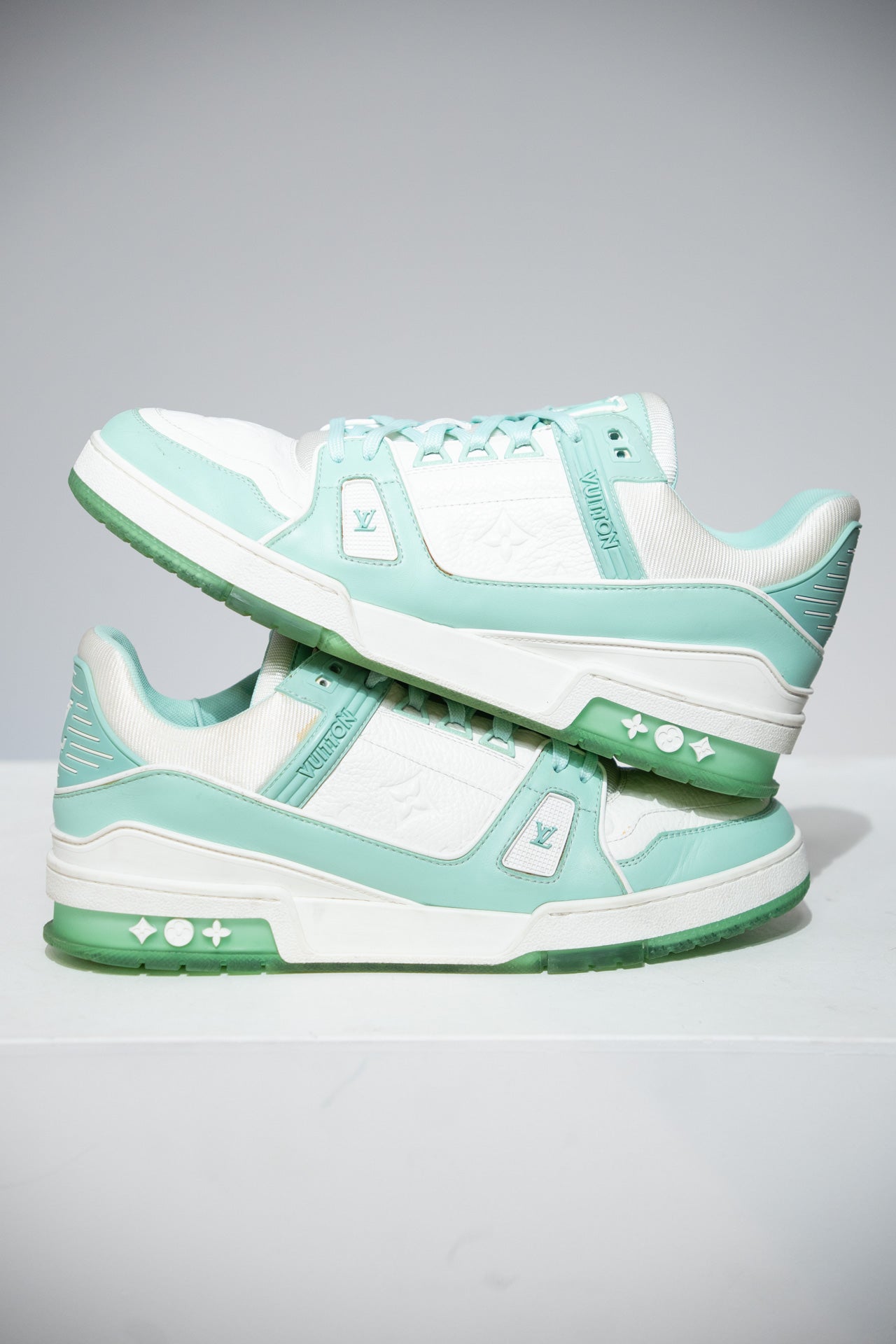 Louis Vuitton Trainer Teal White (Taille 44,5 (8,5 IT))