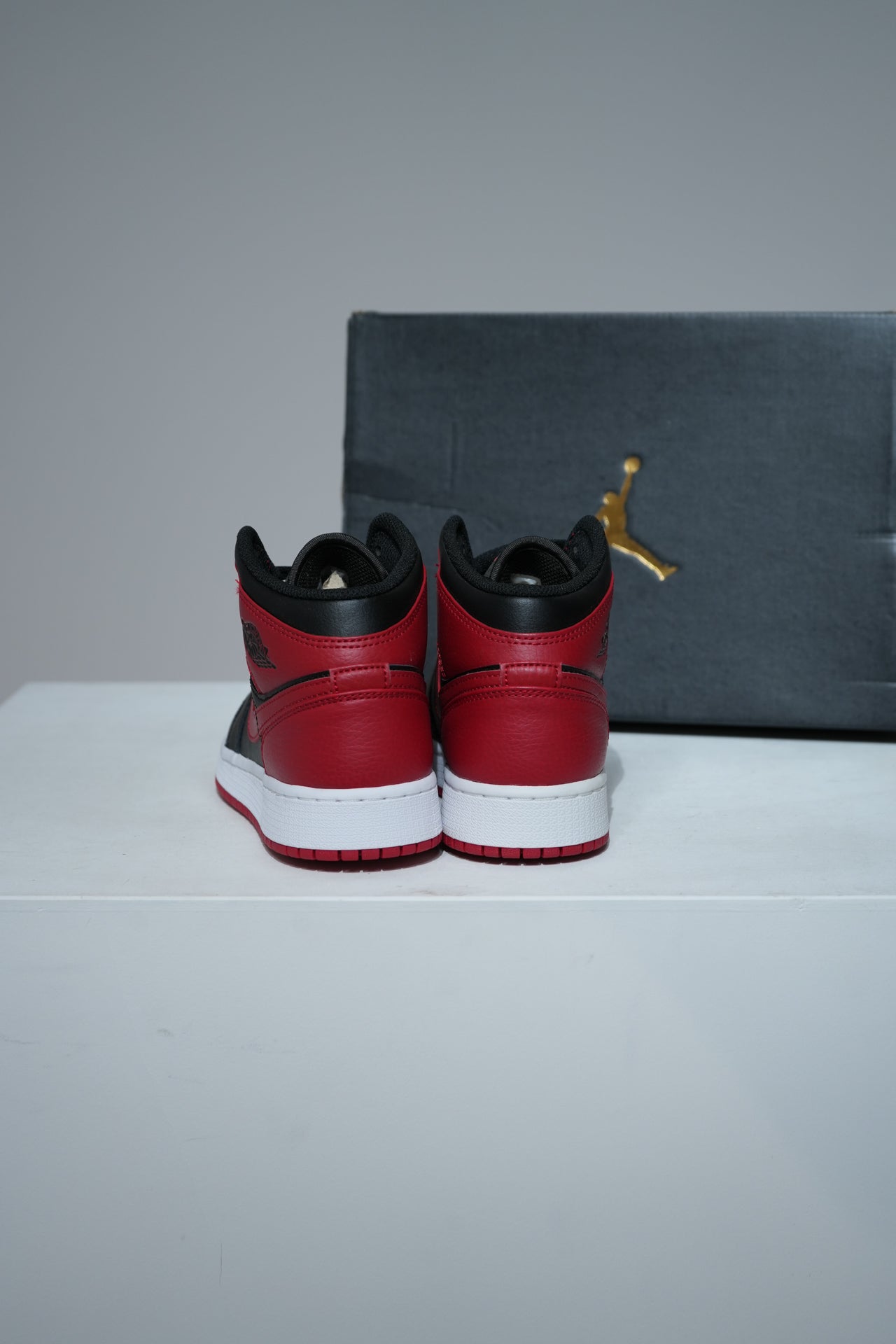 Jordan 1 Mid Banned GS (Taille 38)