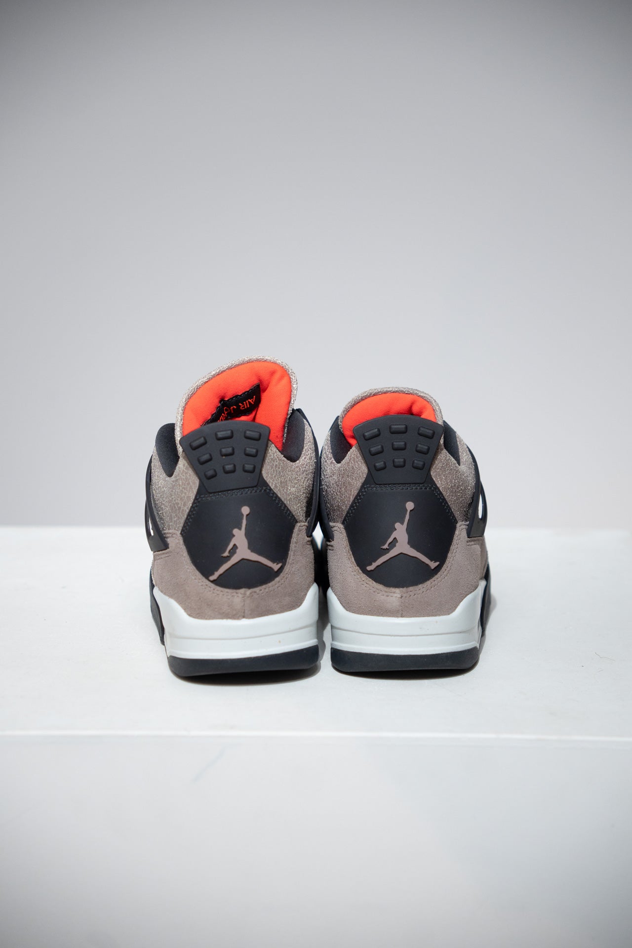 Jordan 4 Taupe Haze (Taille 42,5)
