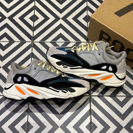 YEEZY 700 Wave Runner (Taille 38,5)