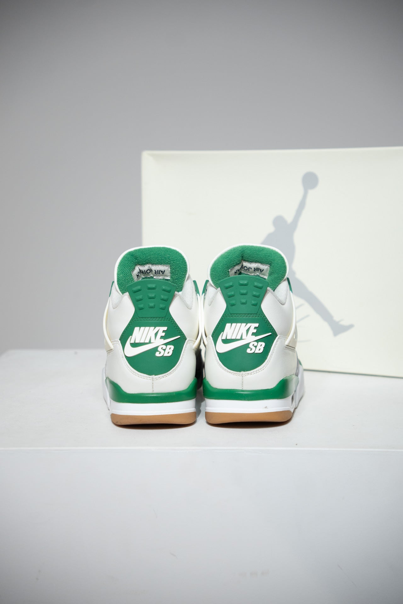 Jordan 4 SB pine Green (Taille 40,5)