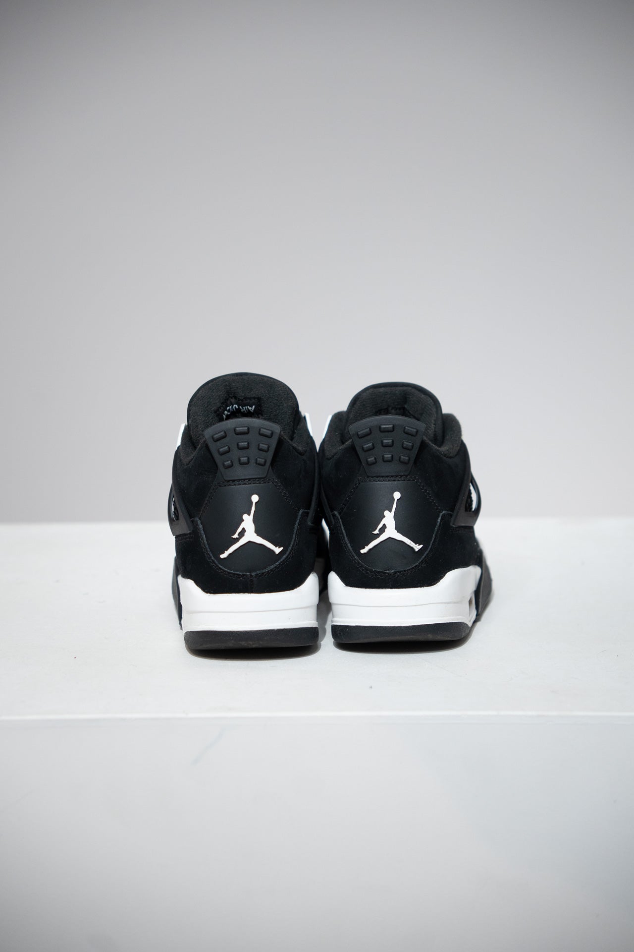 Jordan 4 White Thunder GS (Taille 36)