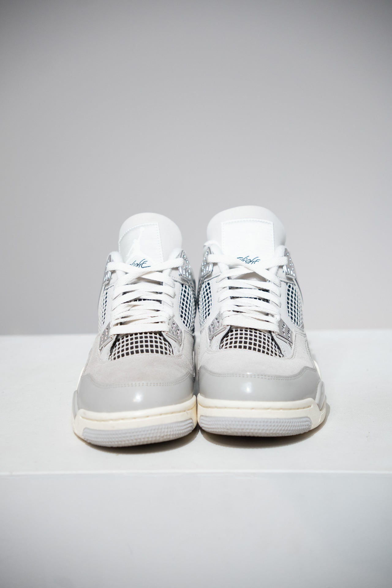Jordan 4 Frozen Moments (Taille 42,5)