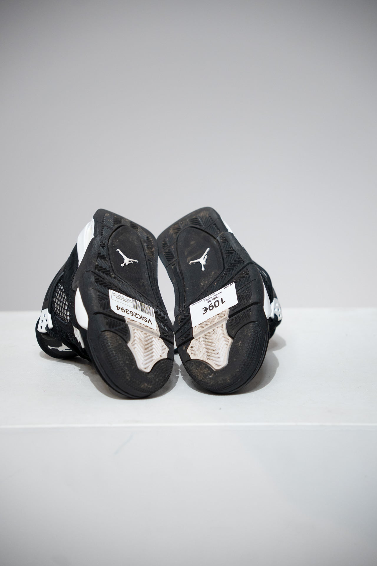Jordan 4 White Thunder GS (Taille 36)