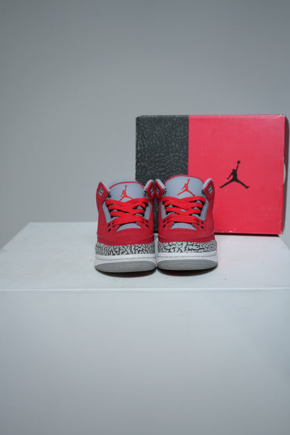 Jordan 3 Fire Red SE GS (Taille 37,5)