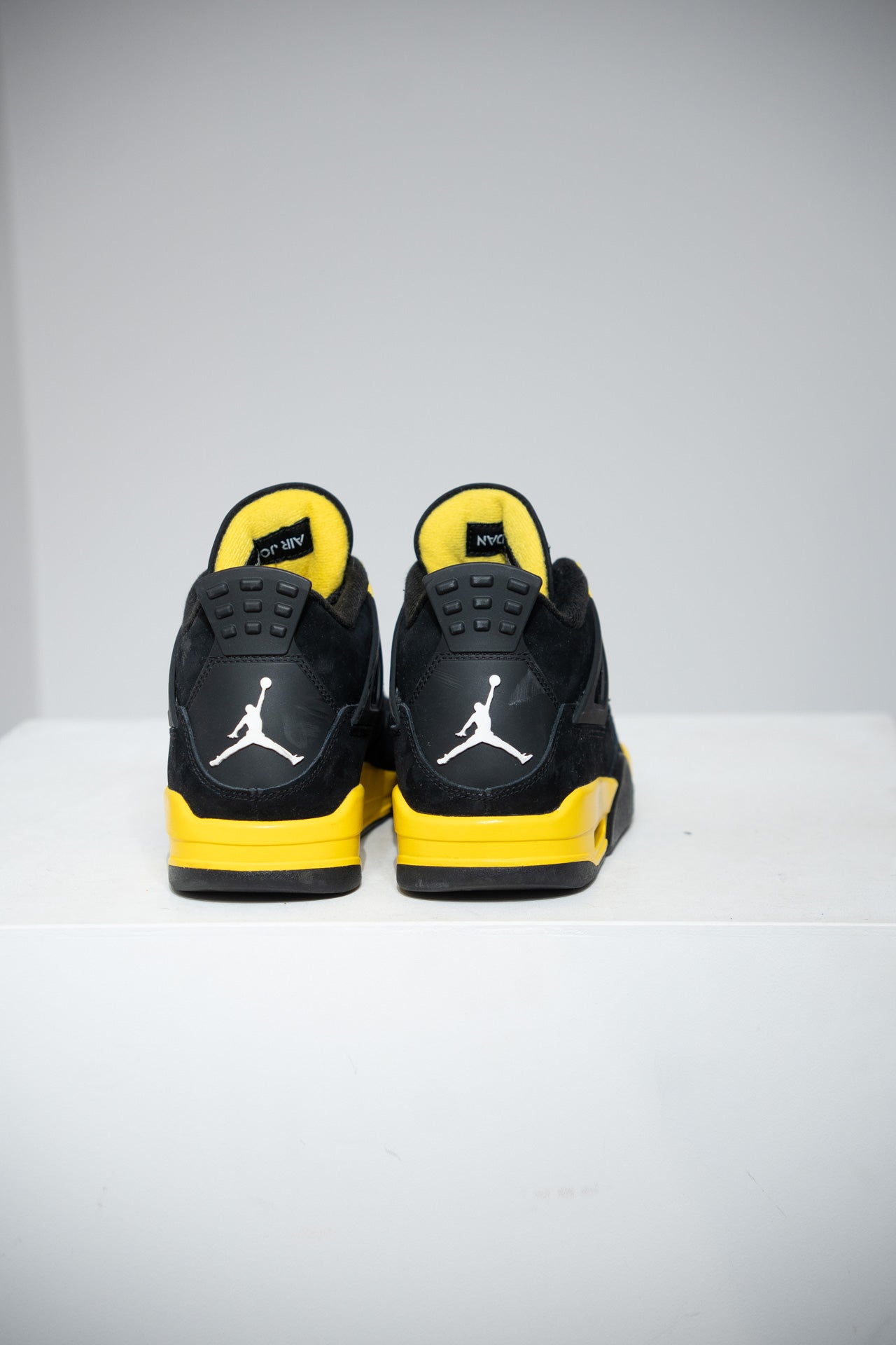 Jordan 4 Thunder (Taille 42,5)
