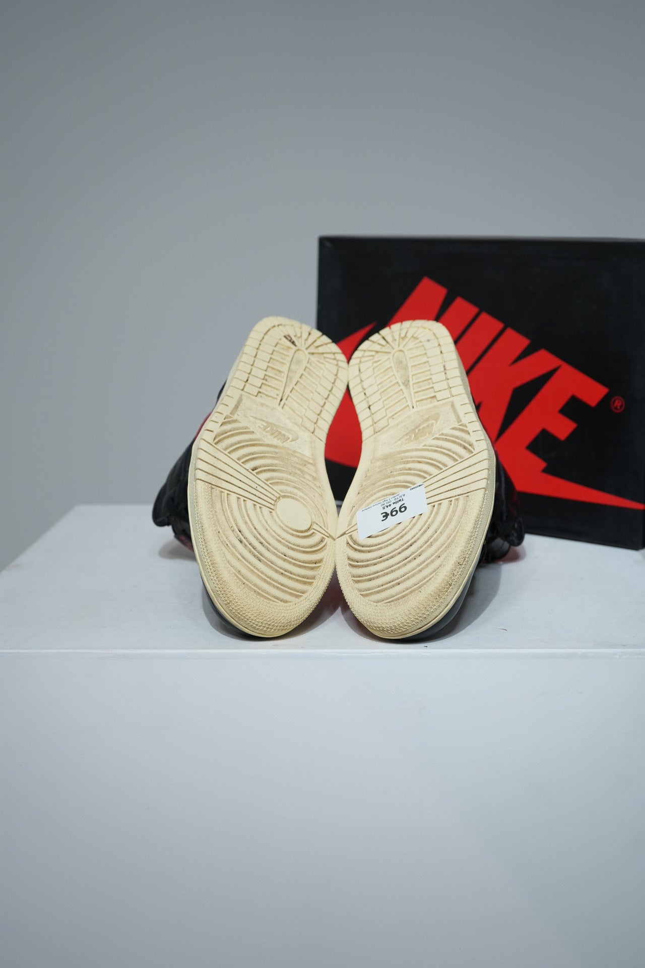 Jordan 1 high Defiant Couture (Taille 44,5)