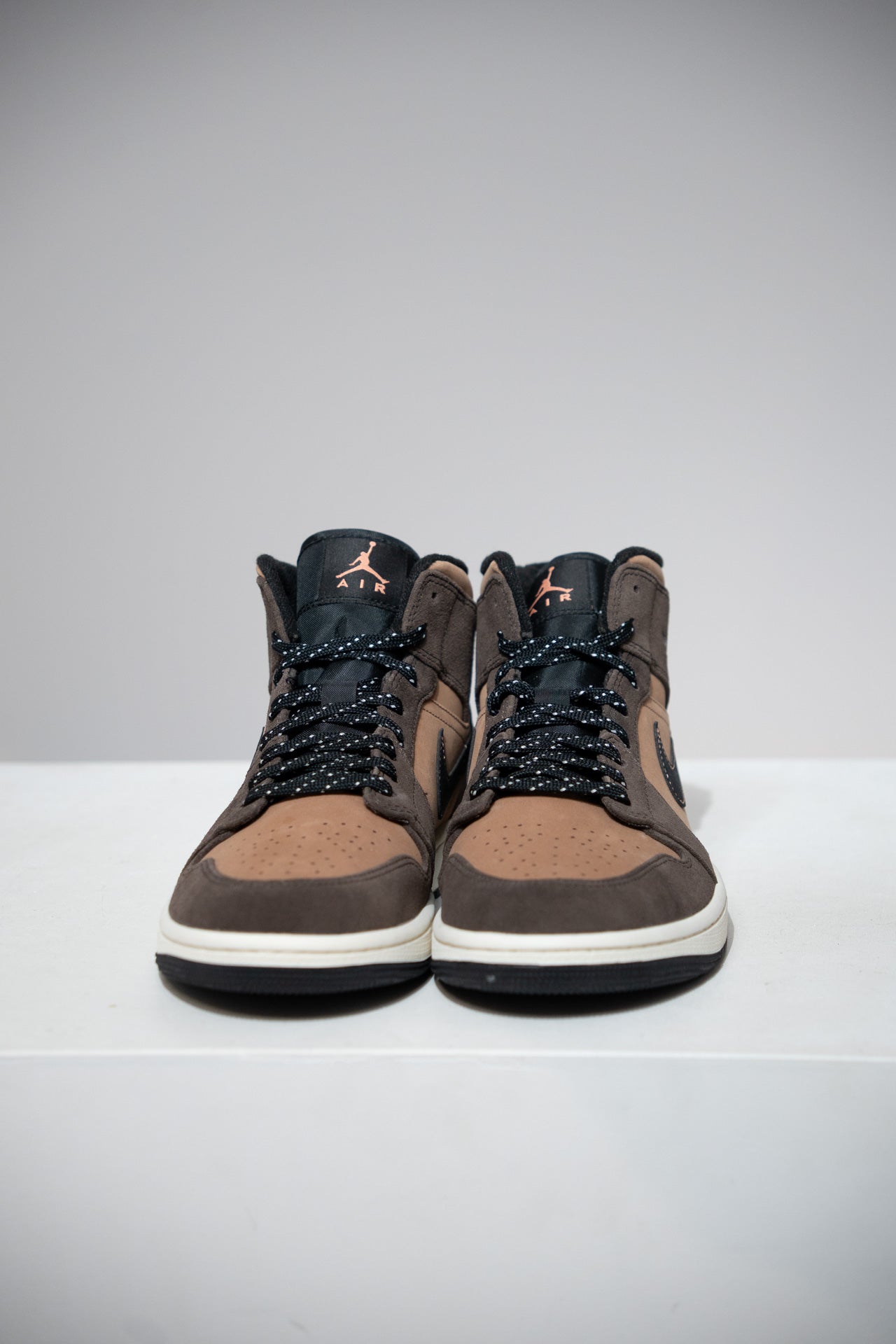 Jordan 1 Mid Chocolat (Taille 43)