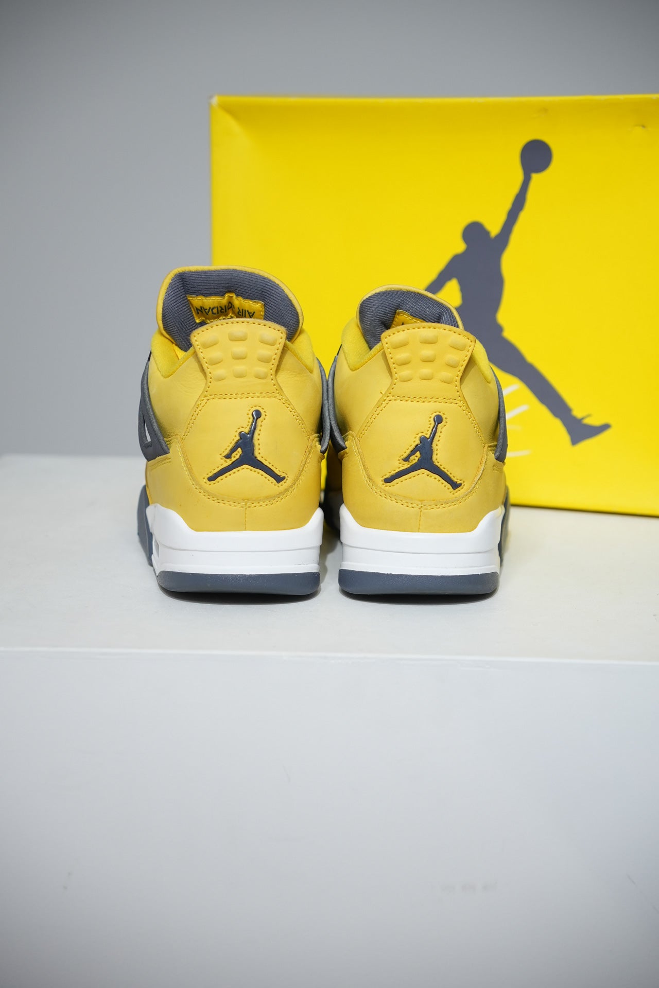 Jordan 4 Lightning (Taille 42,5)