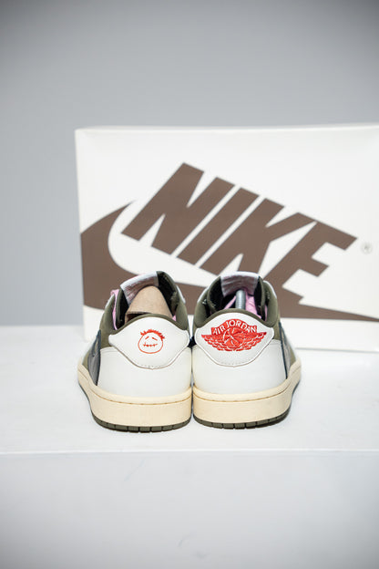 Jordan 1 Low Travis Scott Medium Olive (Taille 45)