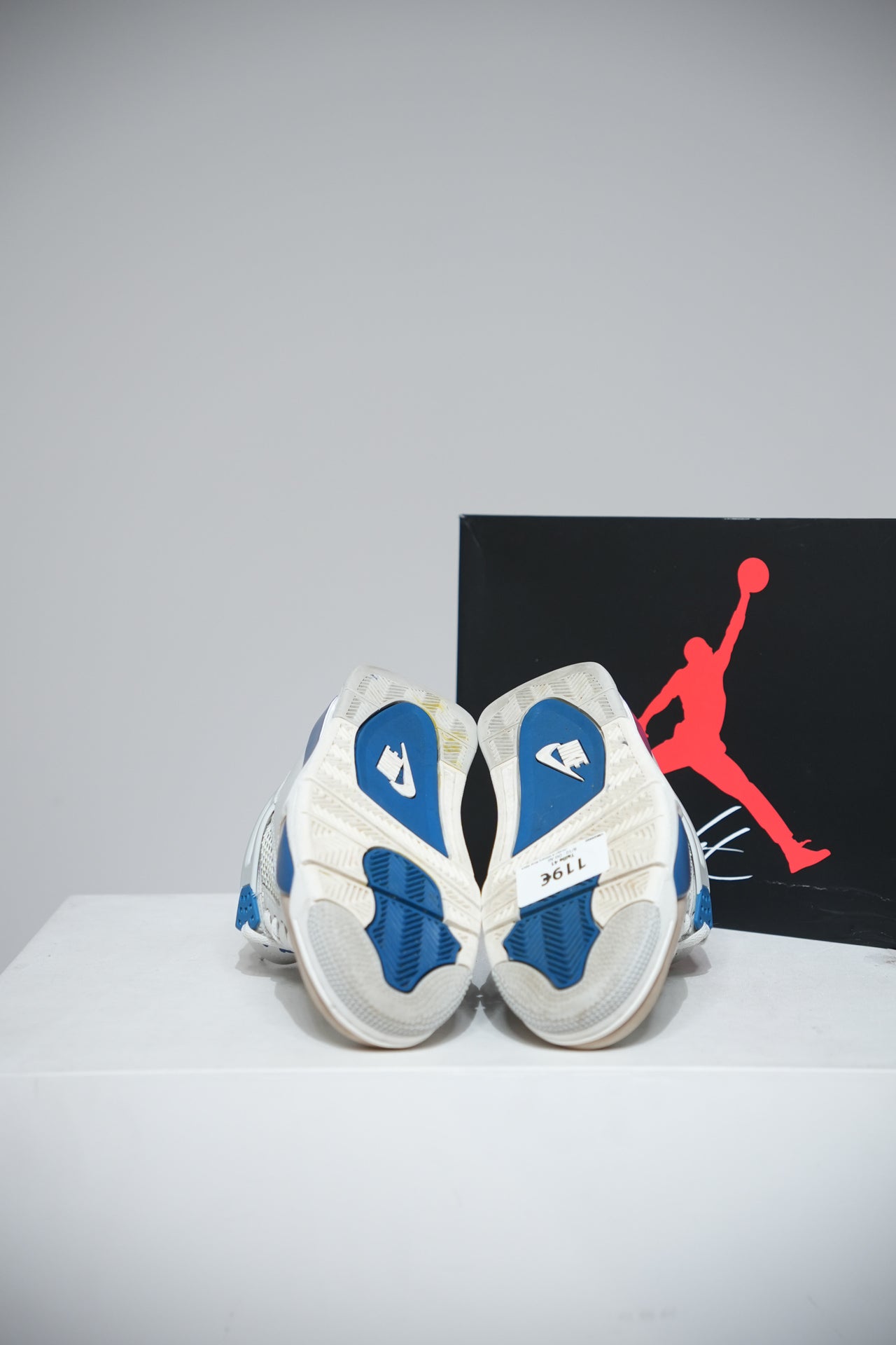 Jordan 4 Military Blue 2024 (Taille 41)