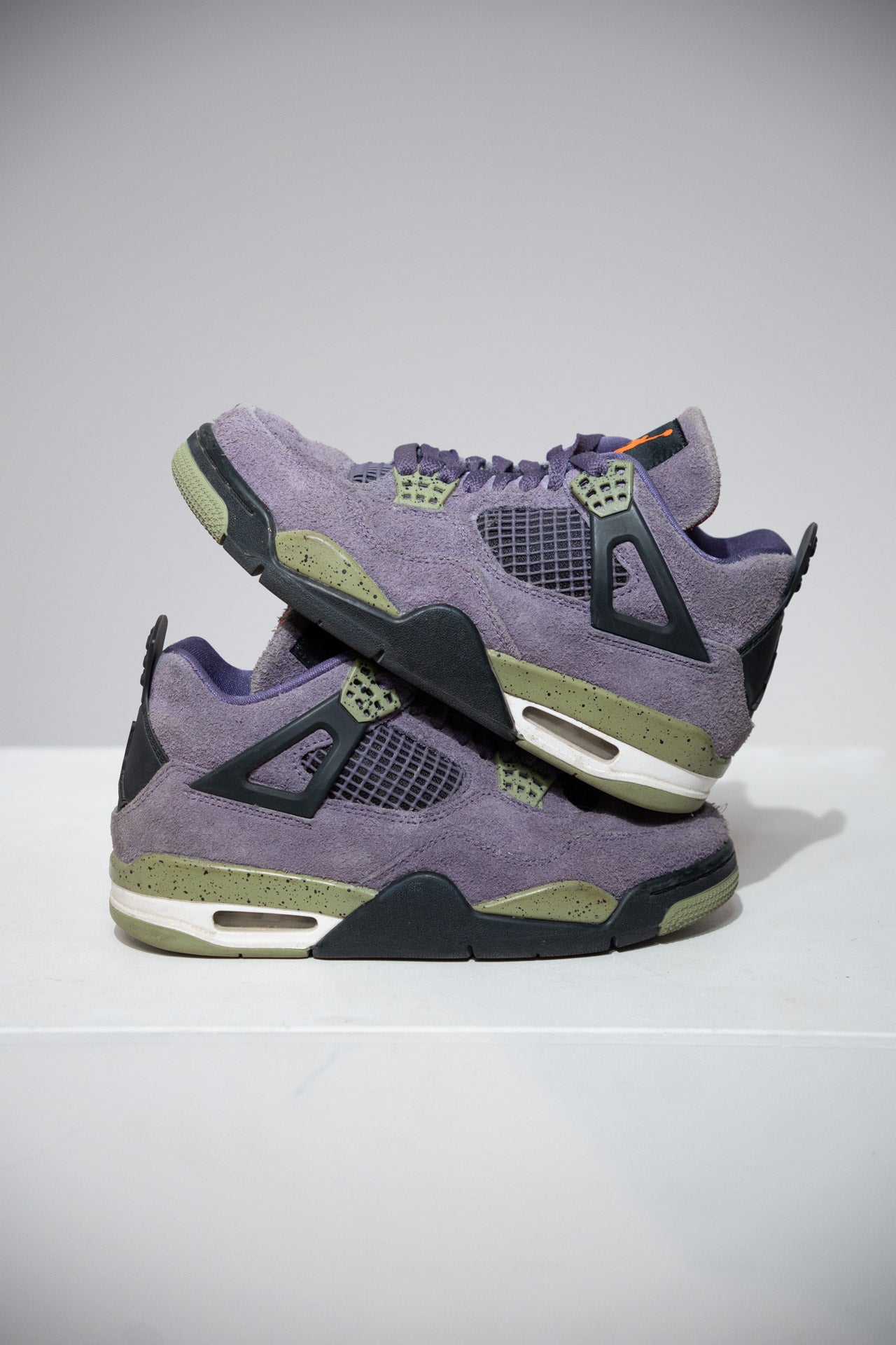 Jordan 4 Canyon purple (Taille 37,5)