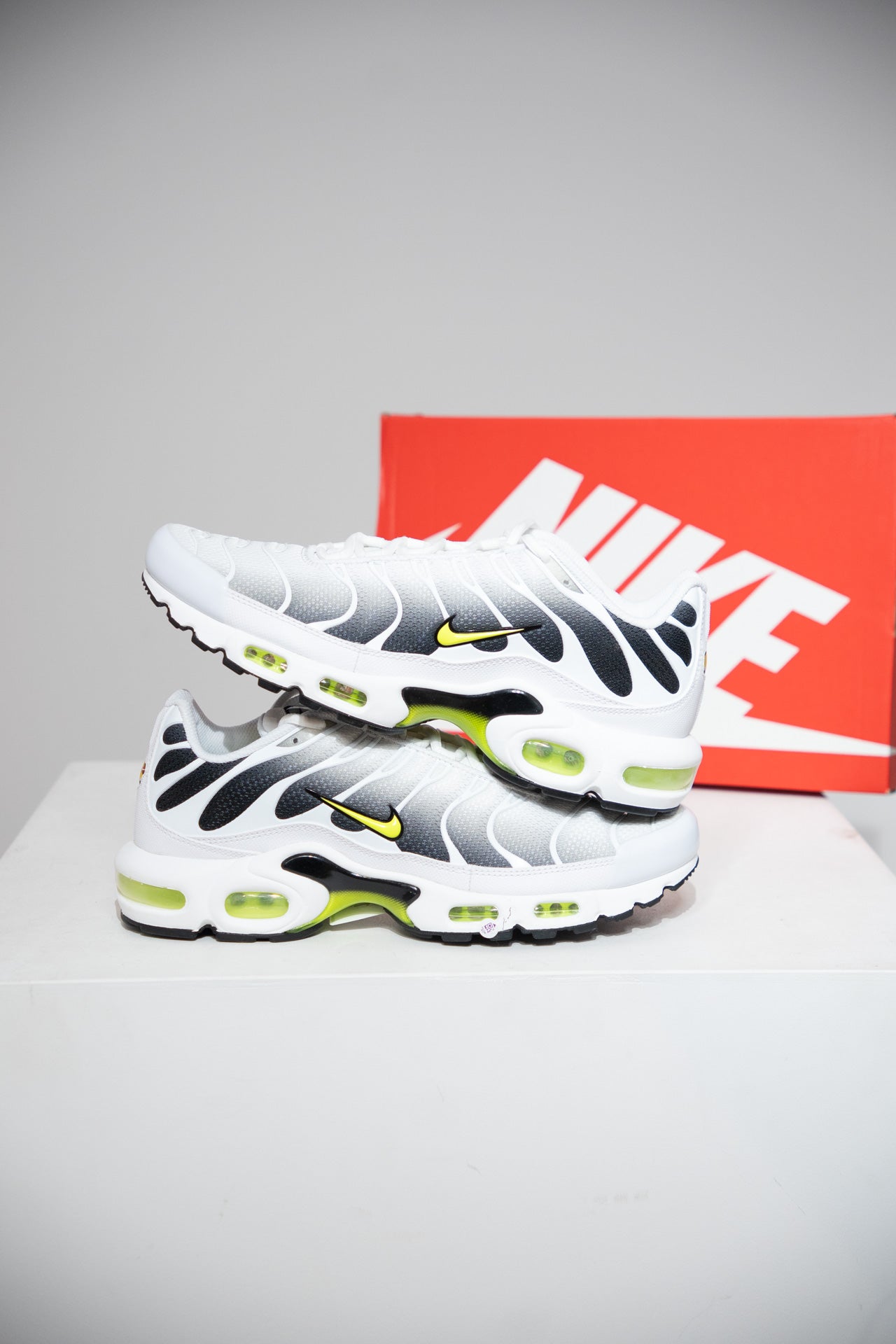 Air Max Plus (TN) White Black Volt (Taille 43)