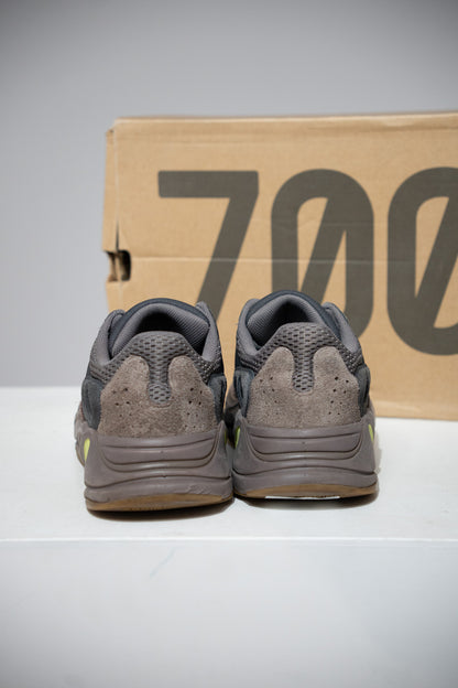 Yeezy 700 Mauve (Taille 45 1/3)