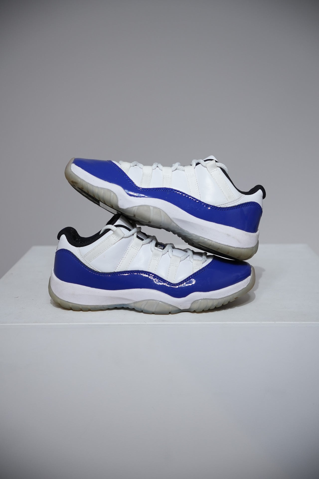 Jordan 11 Low White Concord (Taille 38)