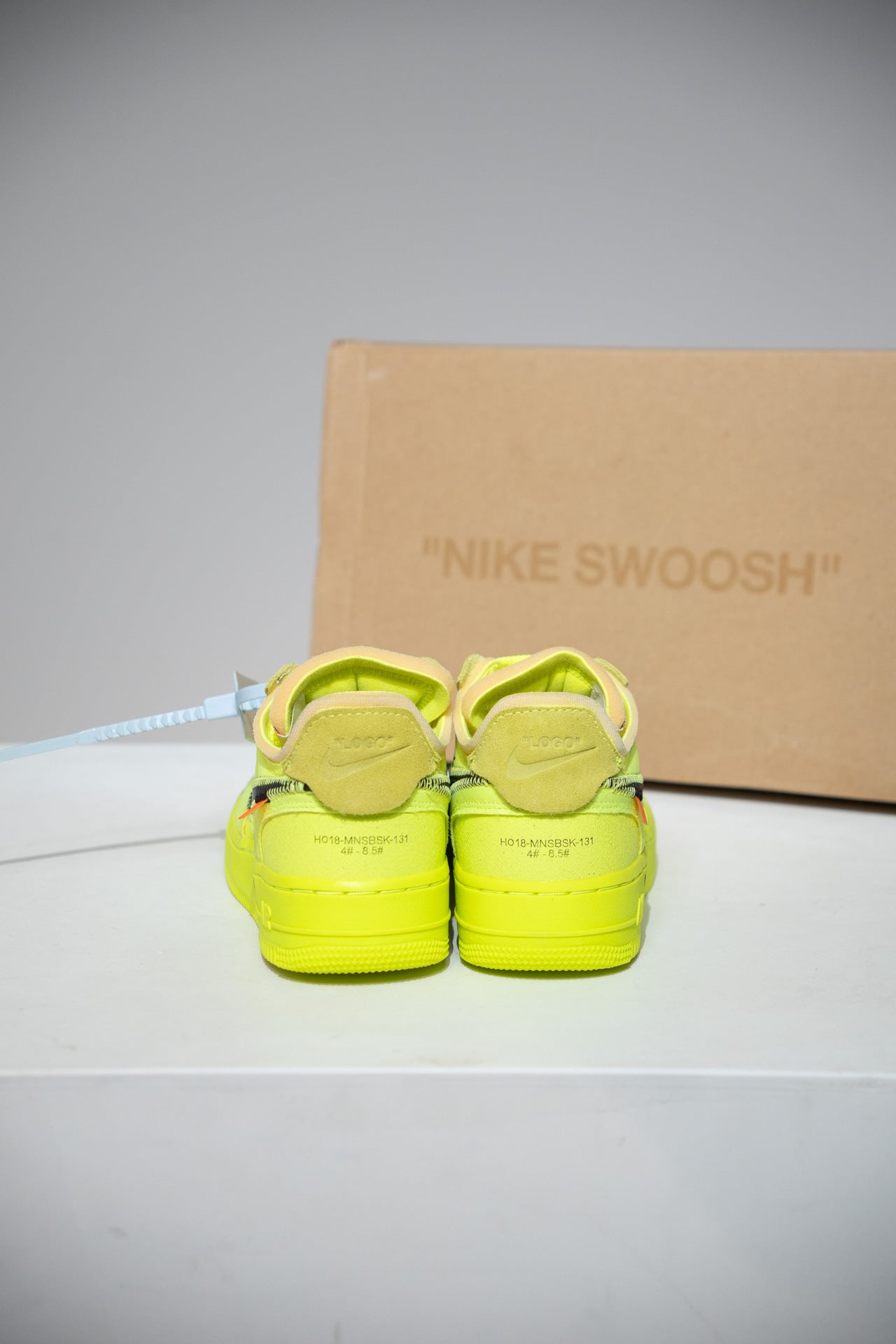 Air Force 1 Off White Volt (Taille 36,5)