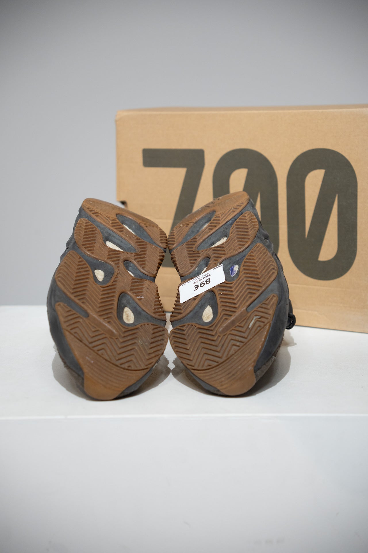 yeezy 700 Utility Black (Taille 42 2/3)