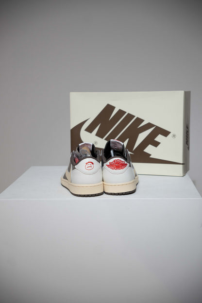 Jordan 1 Low Travis Scott Reverse Mocha (Taille 42,5)