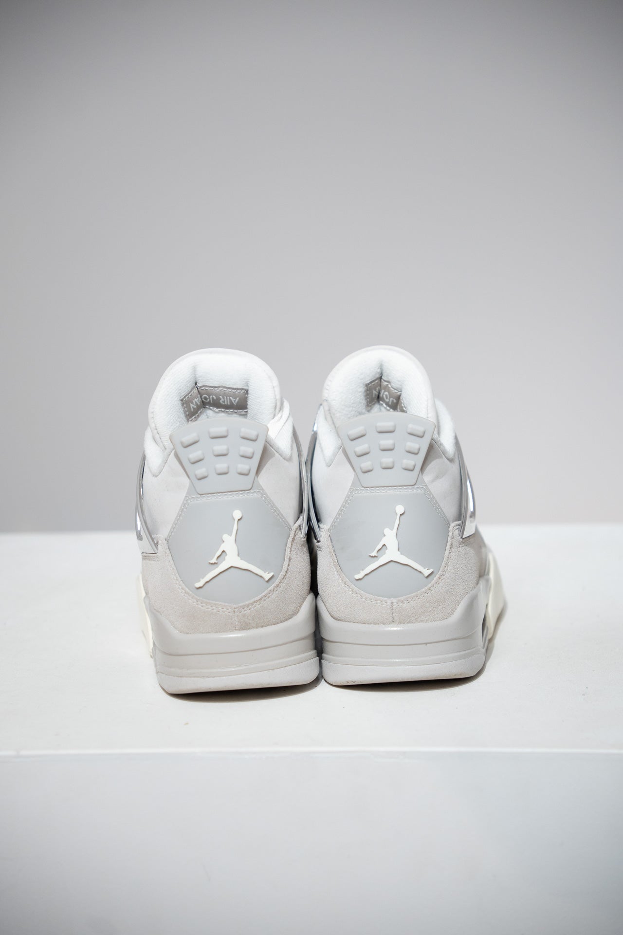 Jordan 4 Frozen Moments (Taille 42,5)