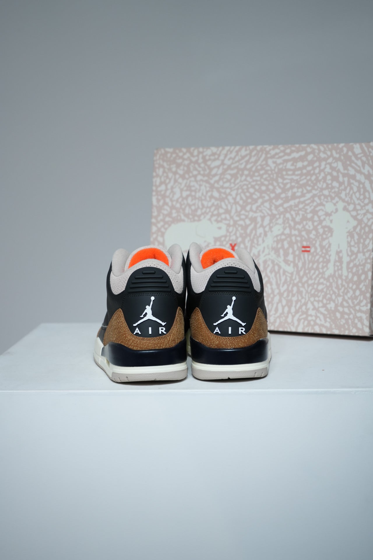 Jordan 3 Elephant (Taille 44)