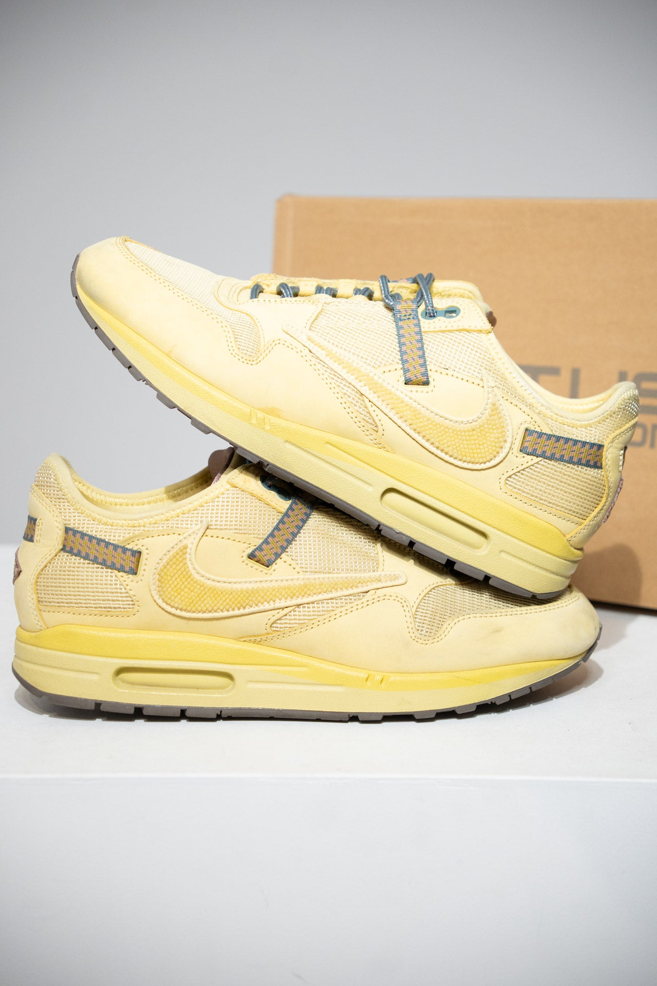 Air Max 1 Travis scott Saturn Gold (Taille 45)
