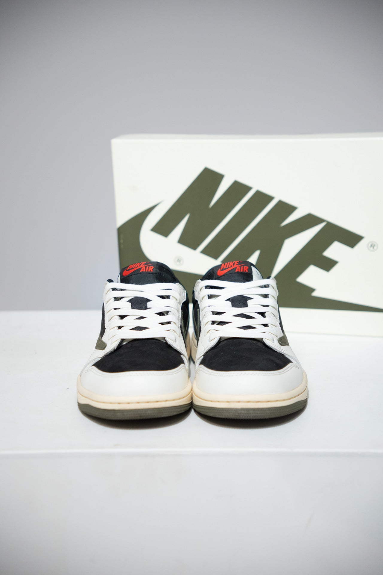Jordan 1 Low Travis Scott Olive (Taille 40)